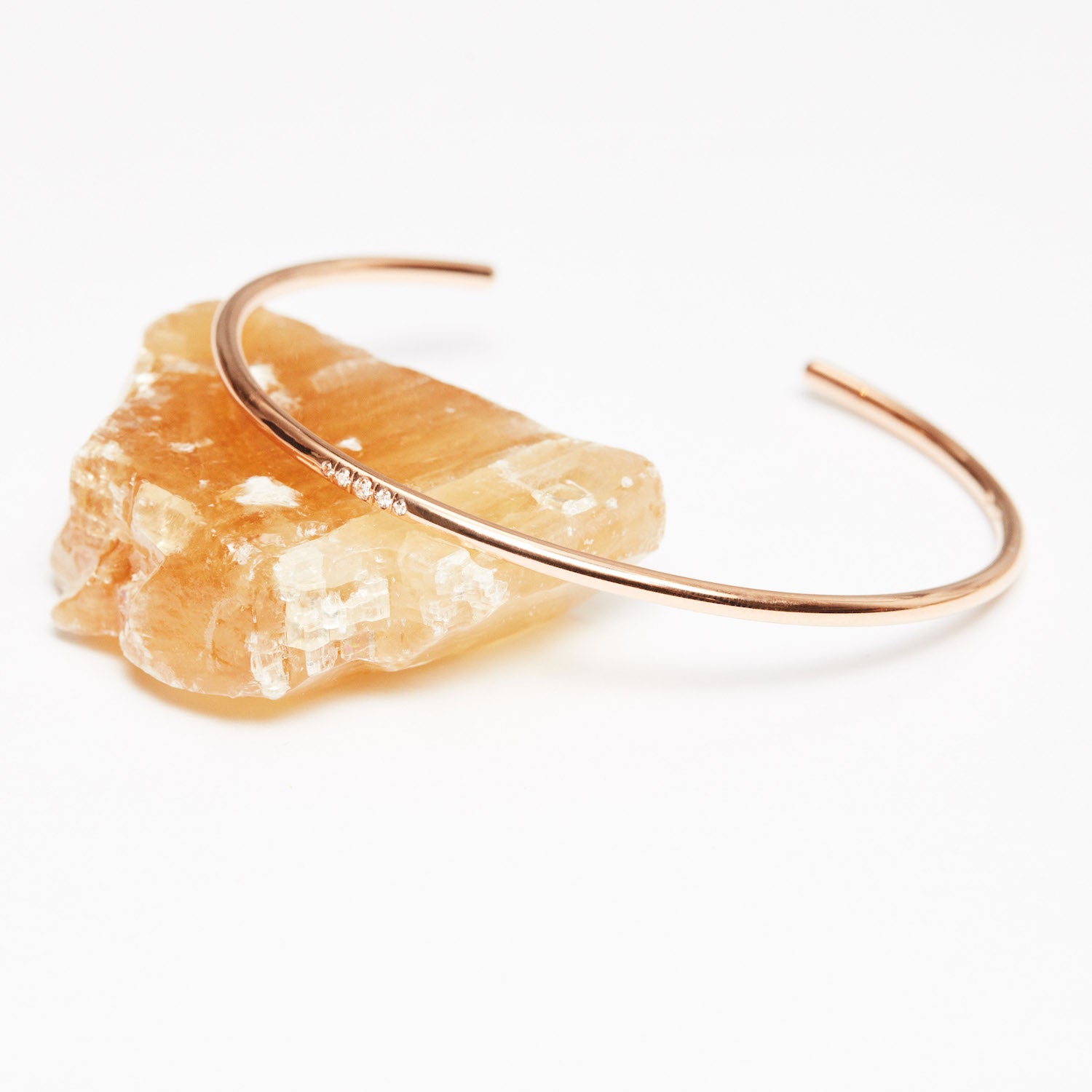 Bracelet - Lys - Petit pavage diamants - Or jaune