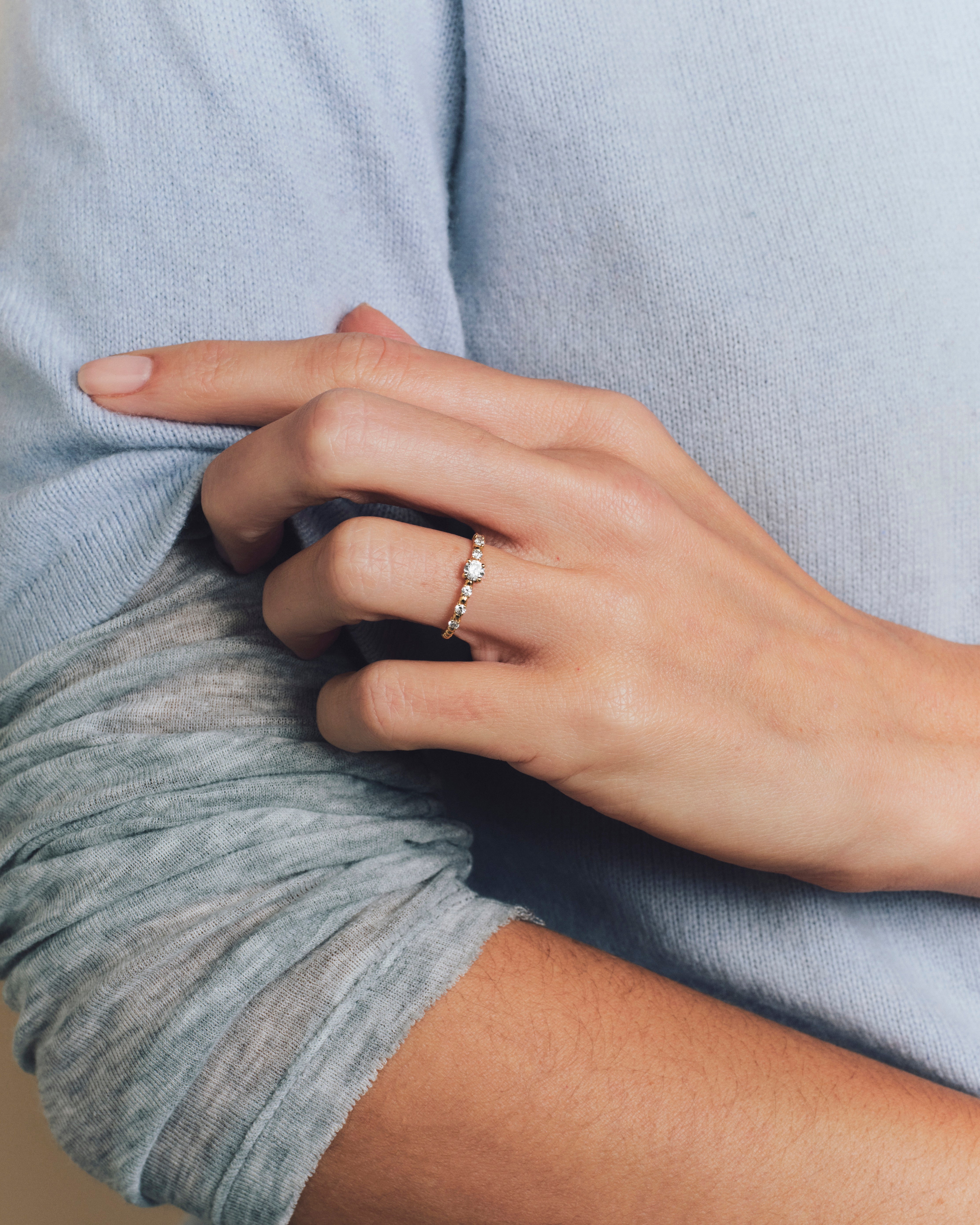 Alma Solitaire ring with 0.30 carat diamonds - Yellow gold