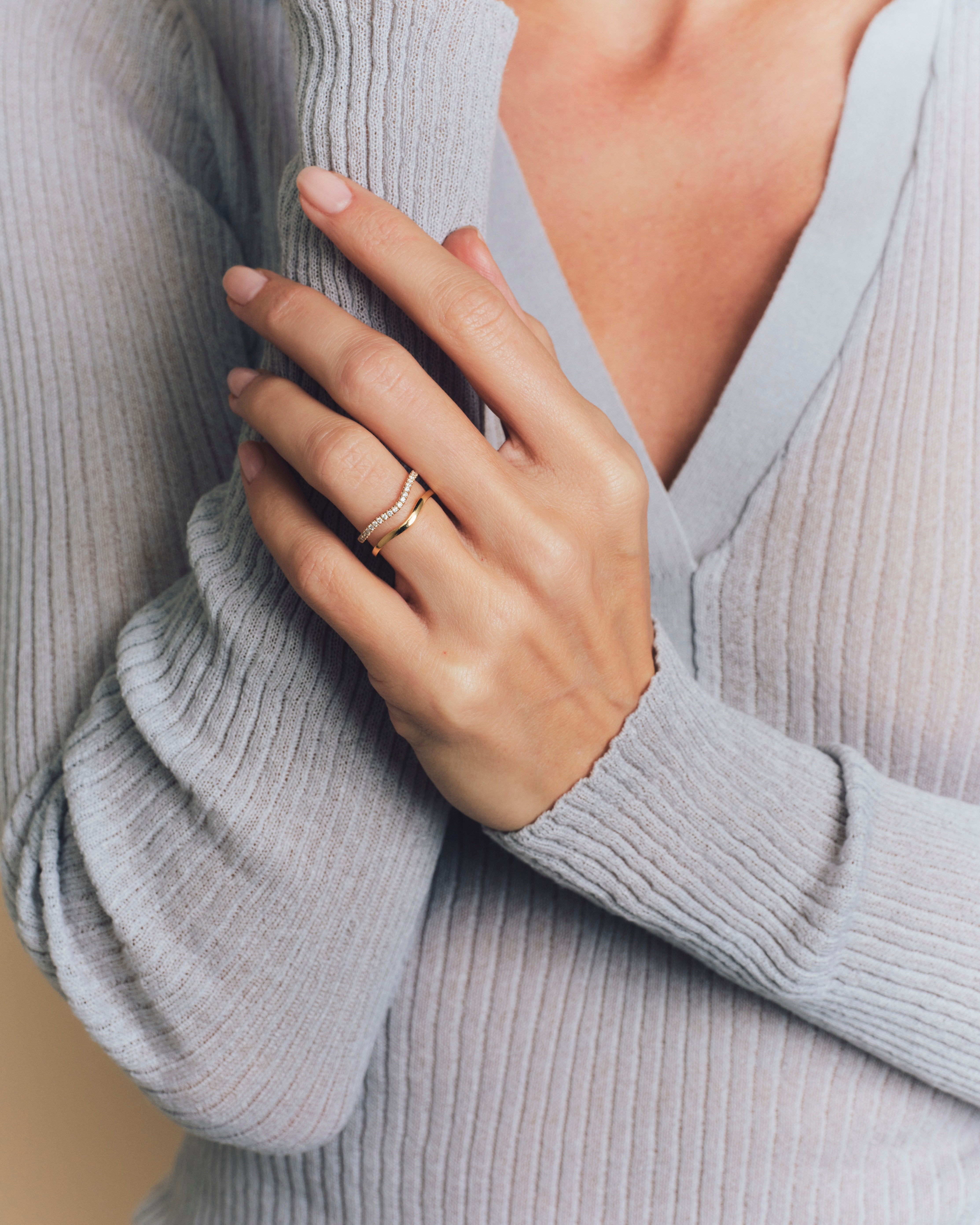 Curved diamond wedding band 1.70mm - Rose gold