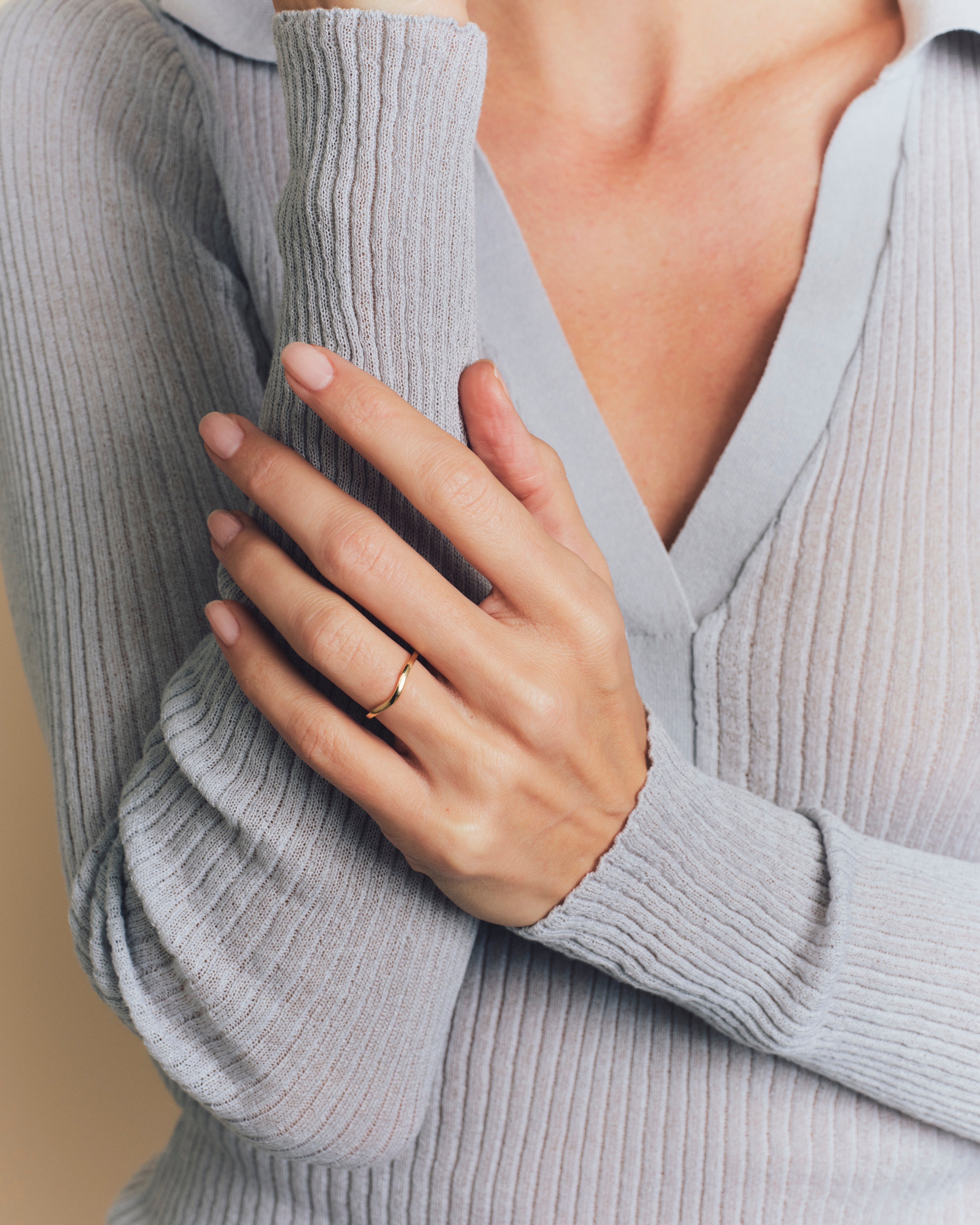 Curved wedding band 1.70mm - Yellow gold