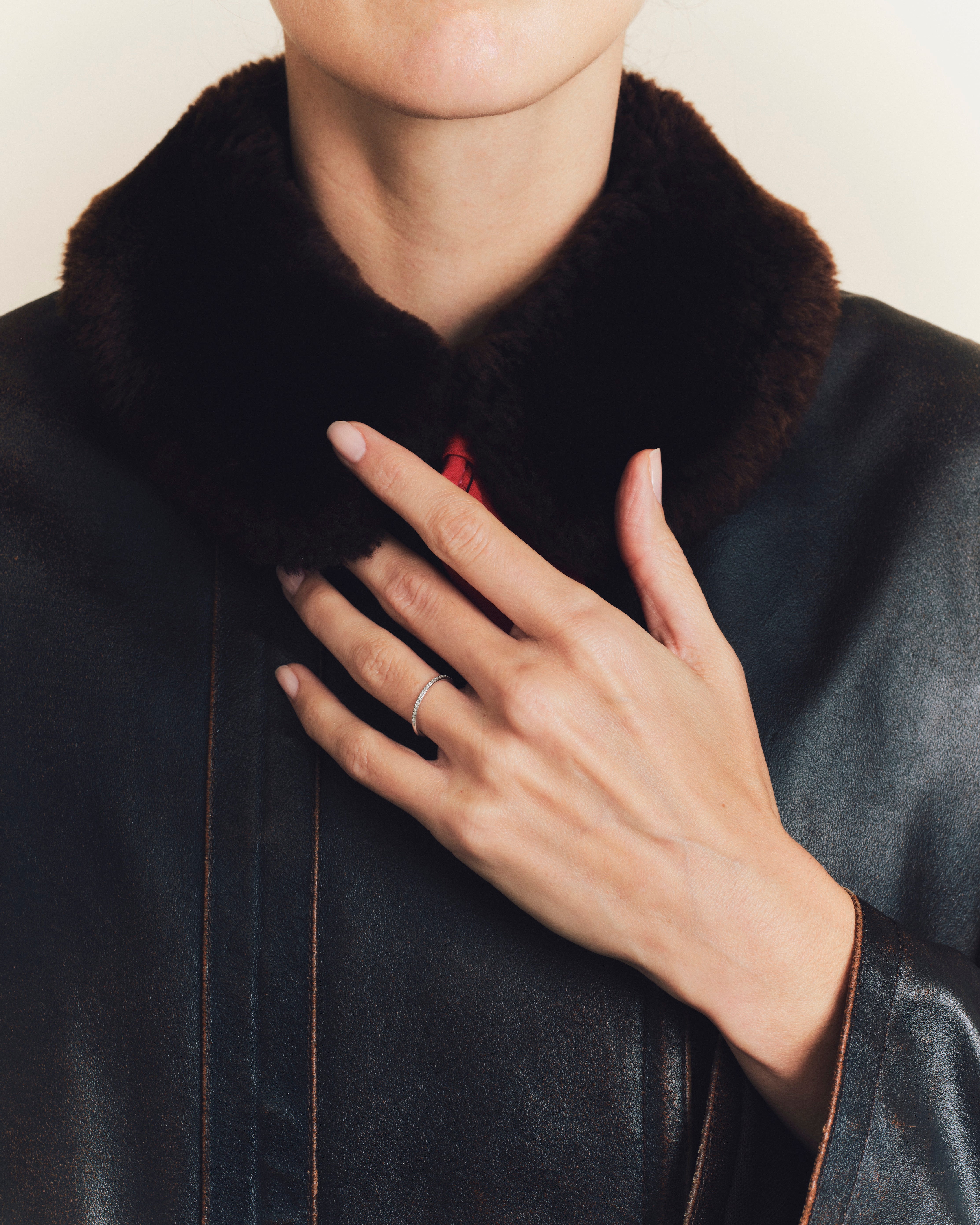 Hibiscus wedding band with 1.50mm diamonds - Platinum