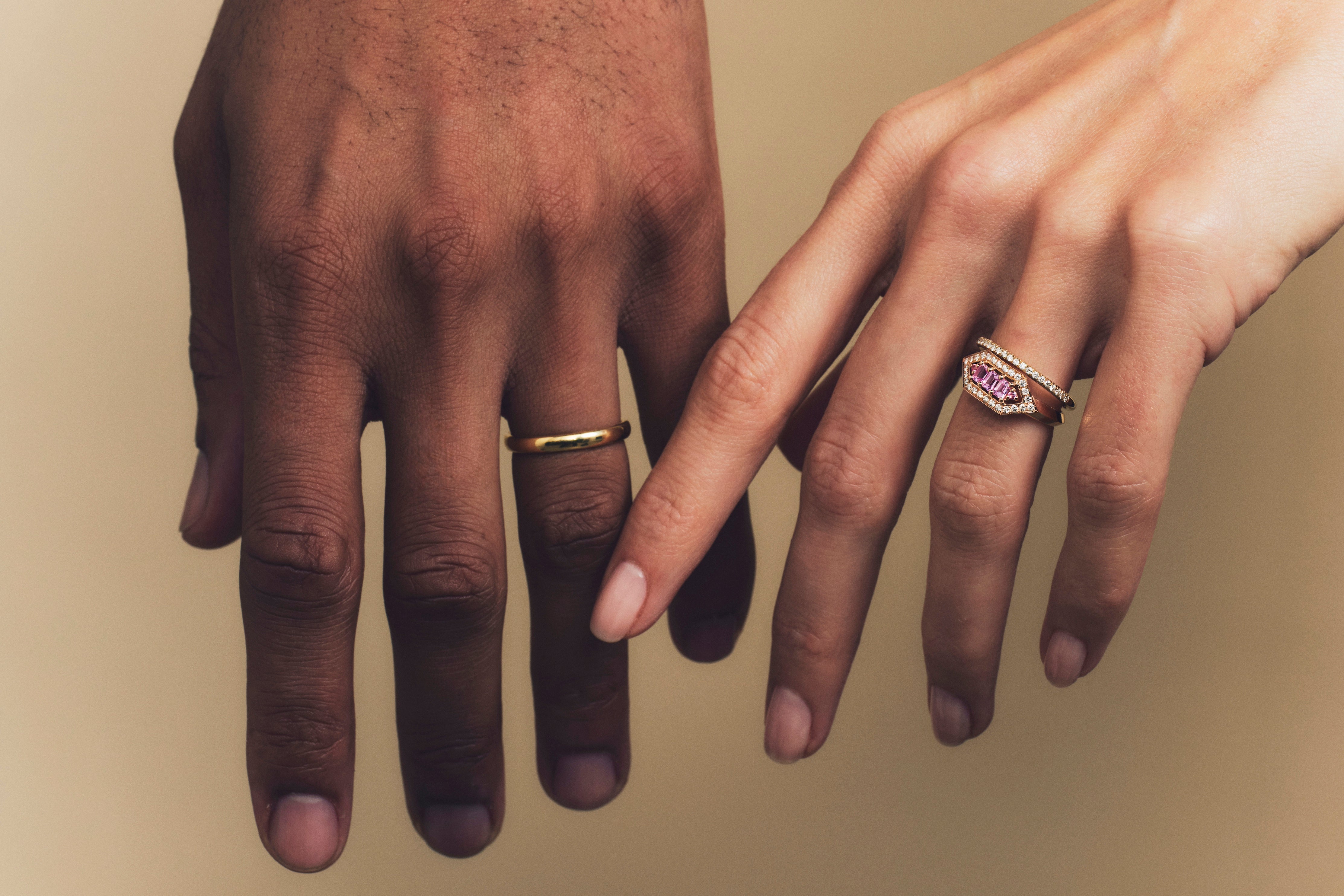 Hibiscus diamond wedding band 1.70mm - Yellow gold