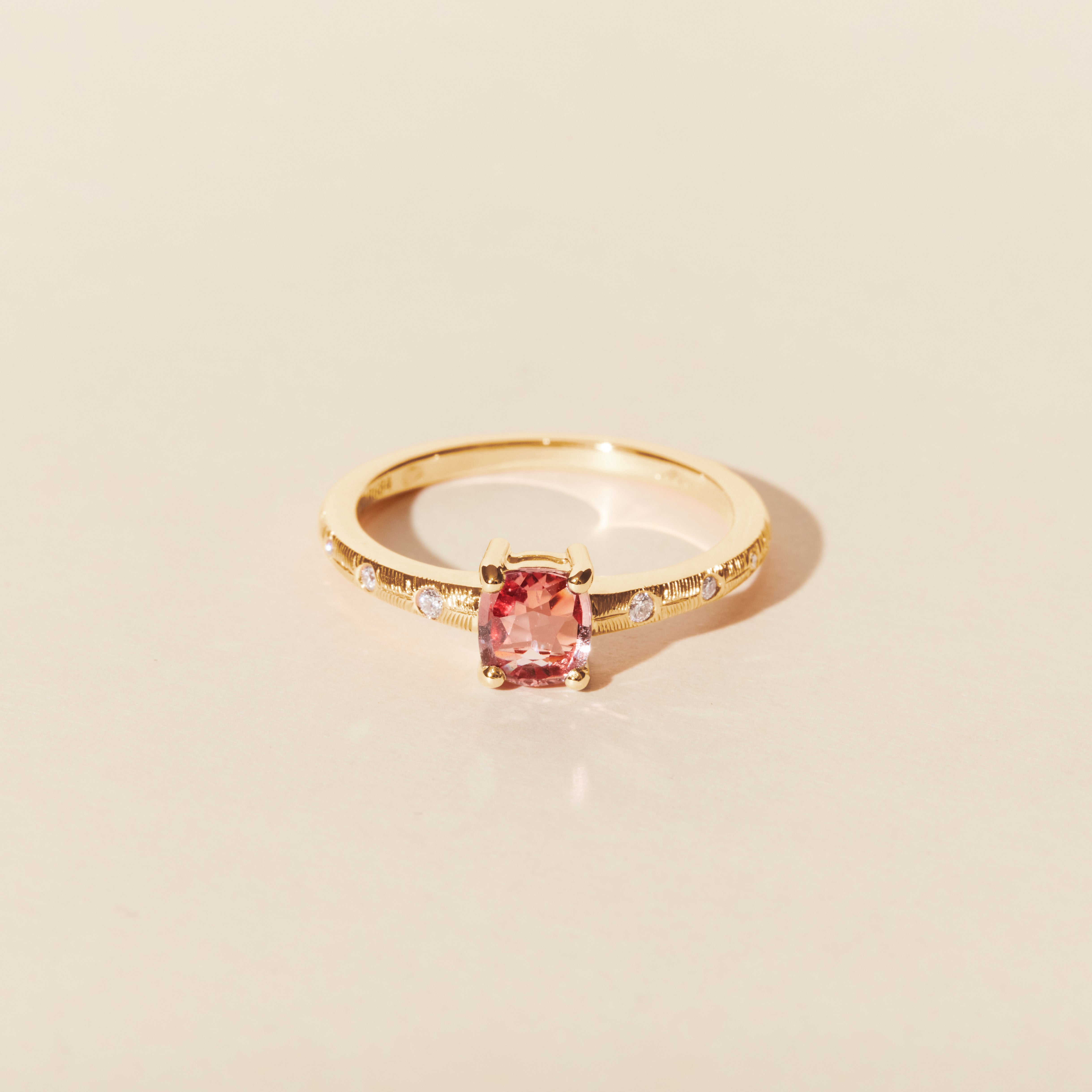 Bague Thaïs saphir rose - Or jaune