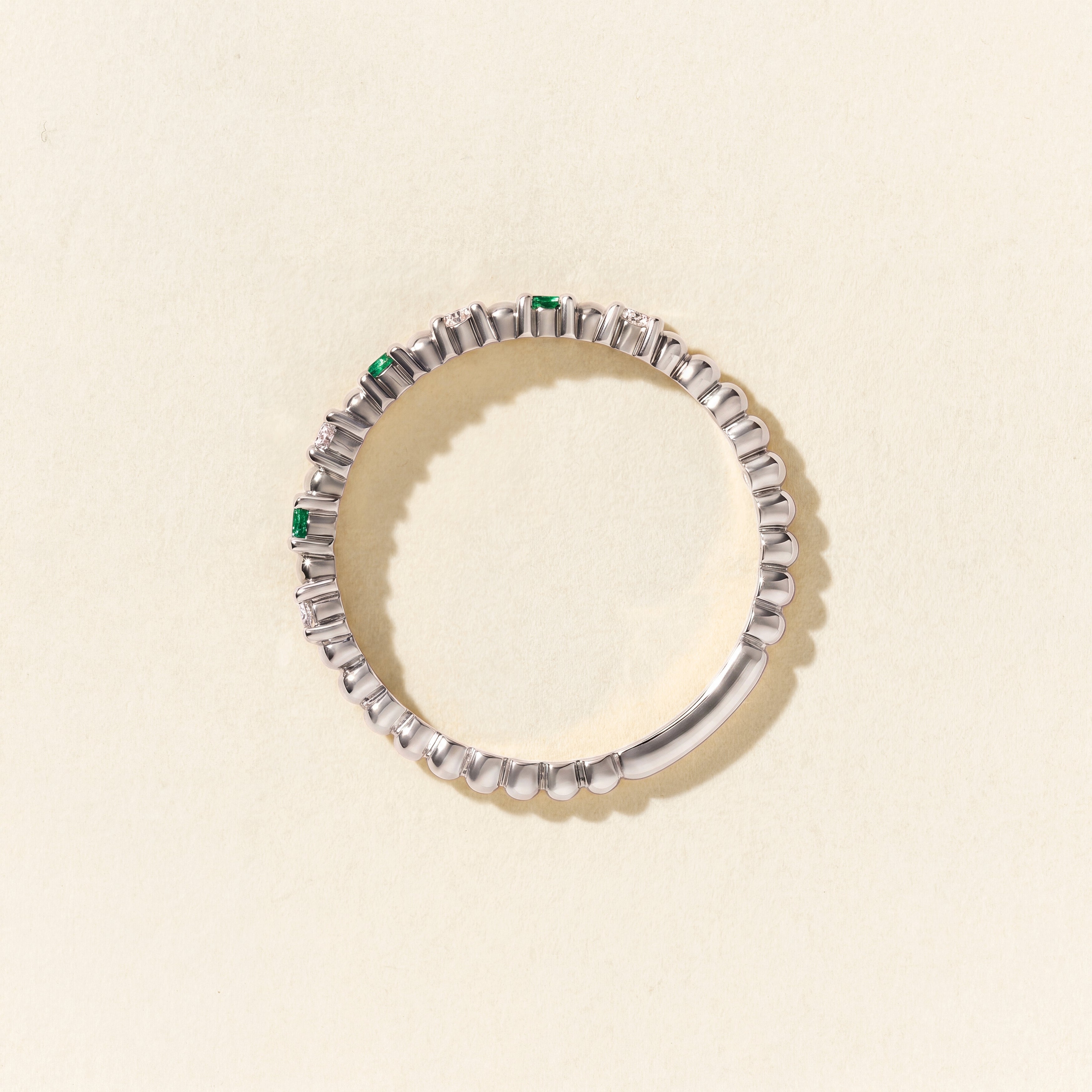 Bague Alma Baby émeraudes et diamants - Or blanc