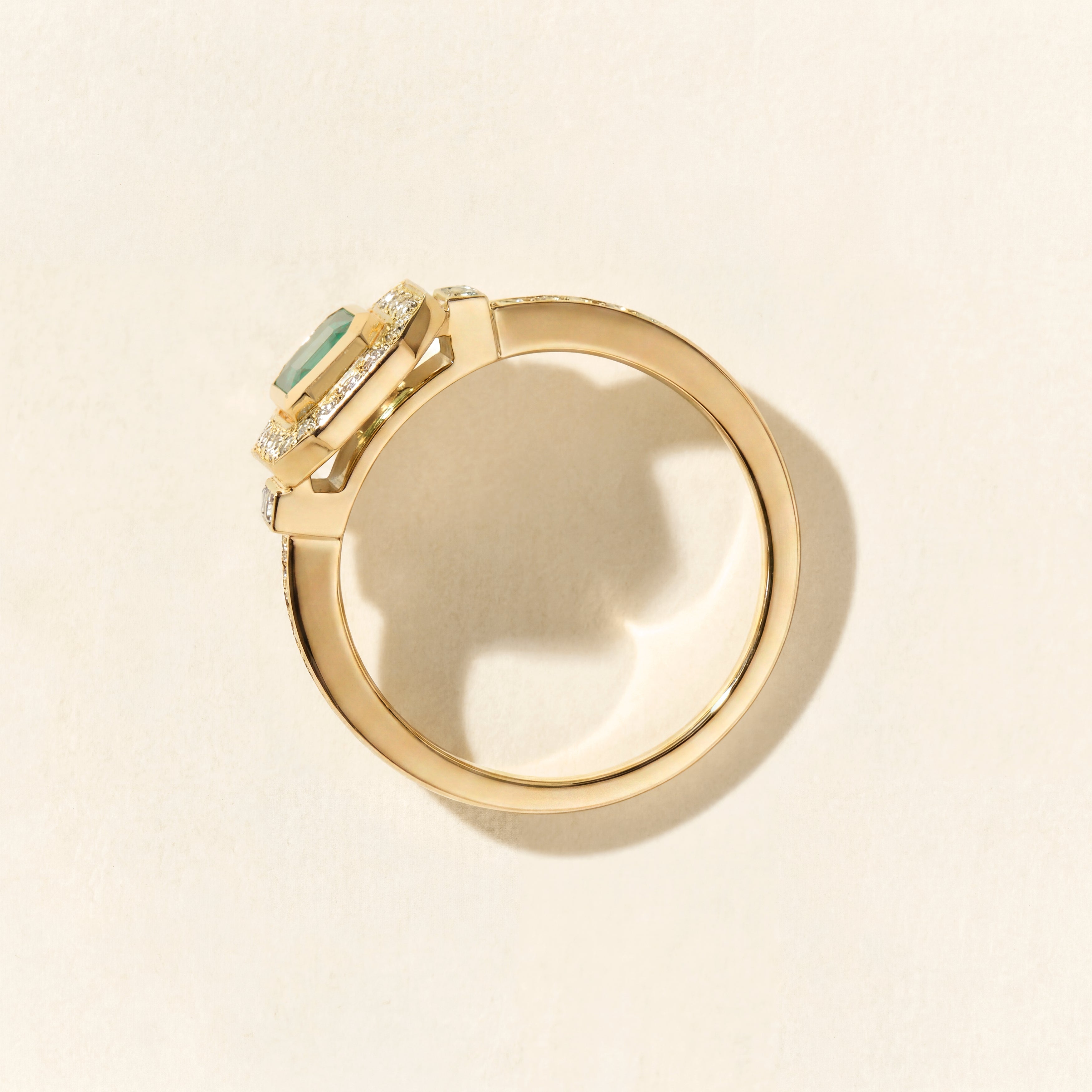 Bague Art déco Signature trapèze émeraude - Or jaune