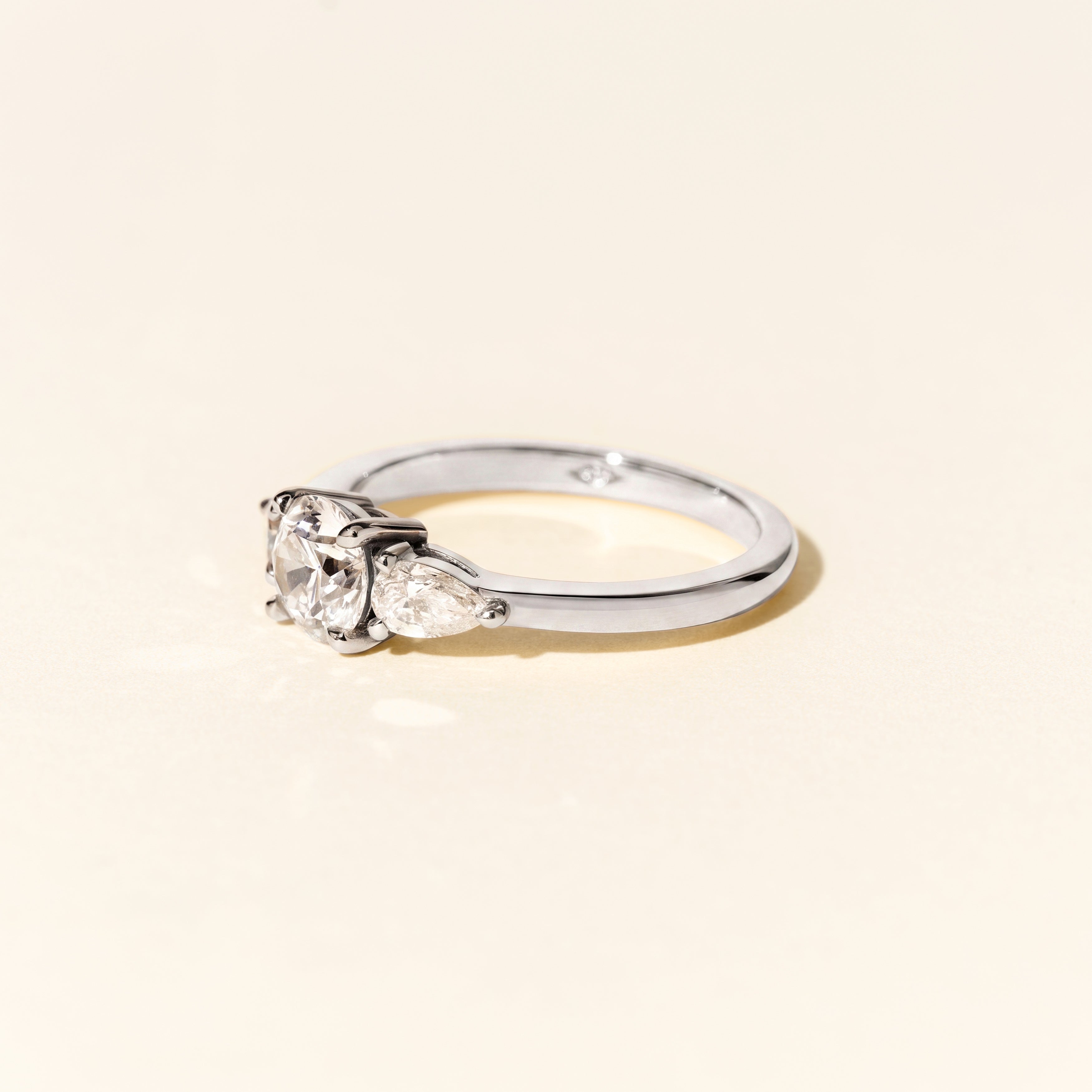 Bague Bahia diamants poire 0.70 carat - Or blanc
