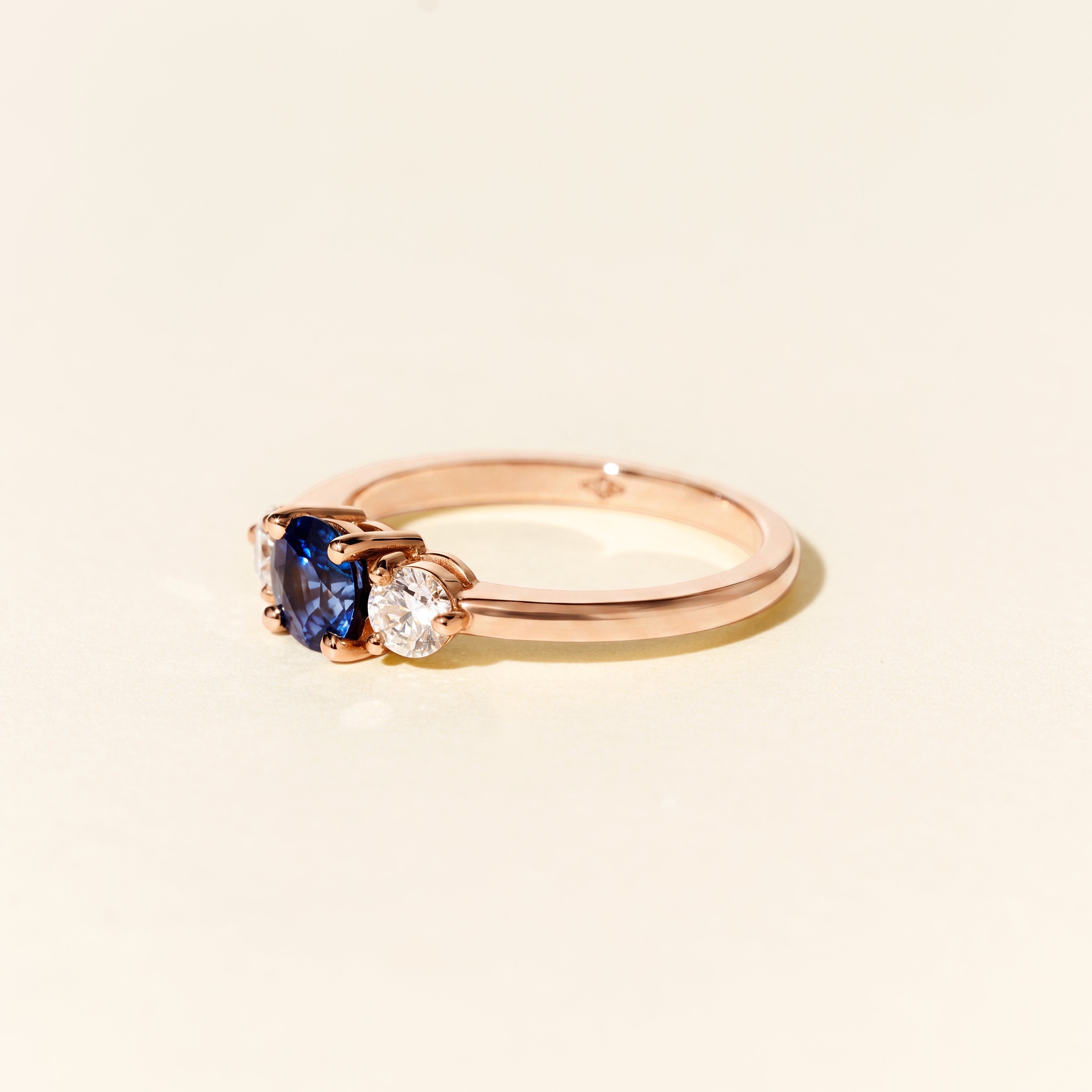 Bague Bahia saphir bleu et diamants - Or rose