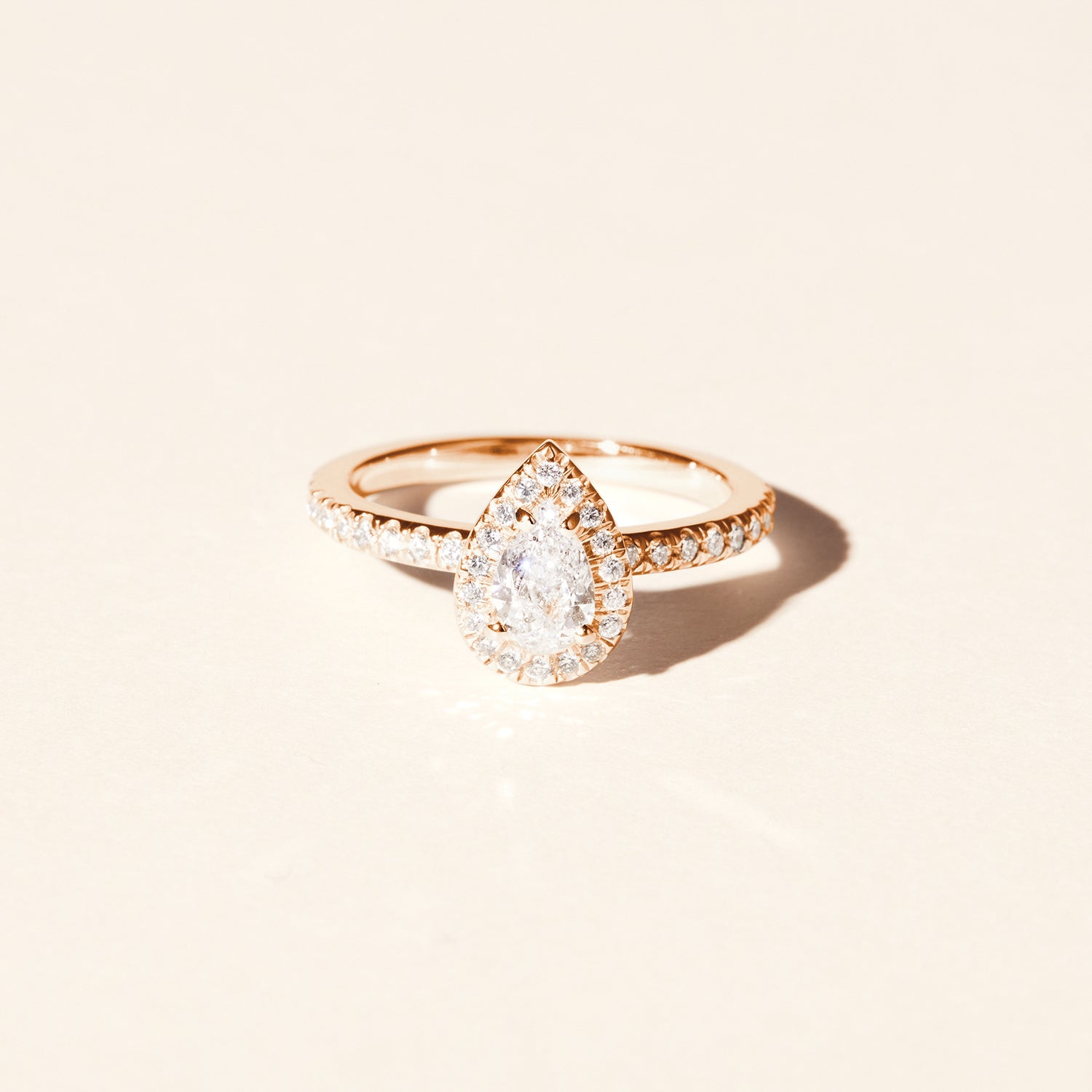 Bague Hibiscus diamant poire 0.40 carat - Or rose