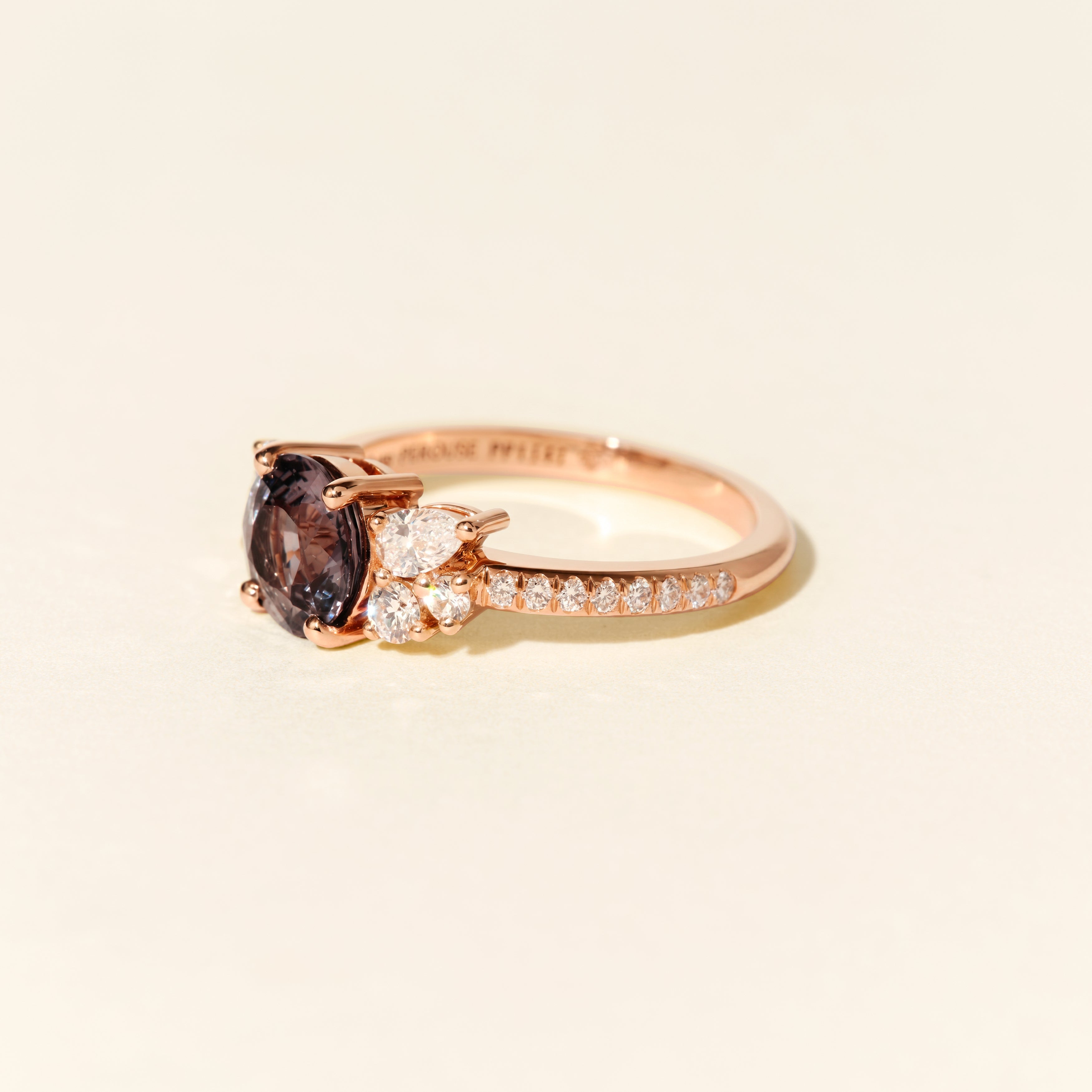 Bague Grenade spinelle gris et diamants GM - Or rose