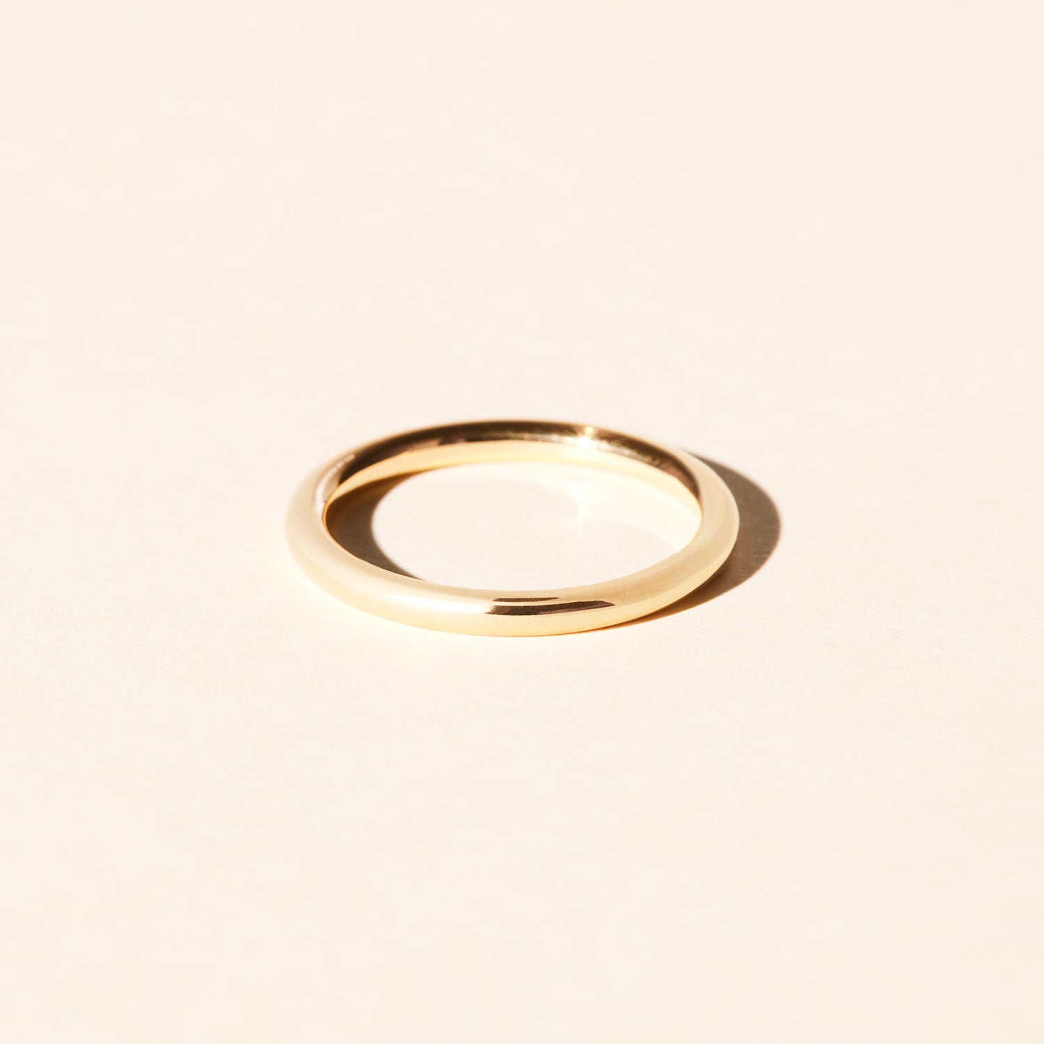 La Parisienne 2.00mm wedding band - Yellow gold