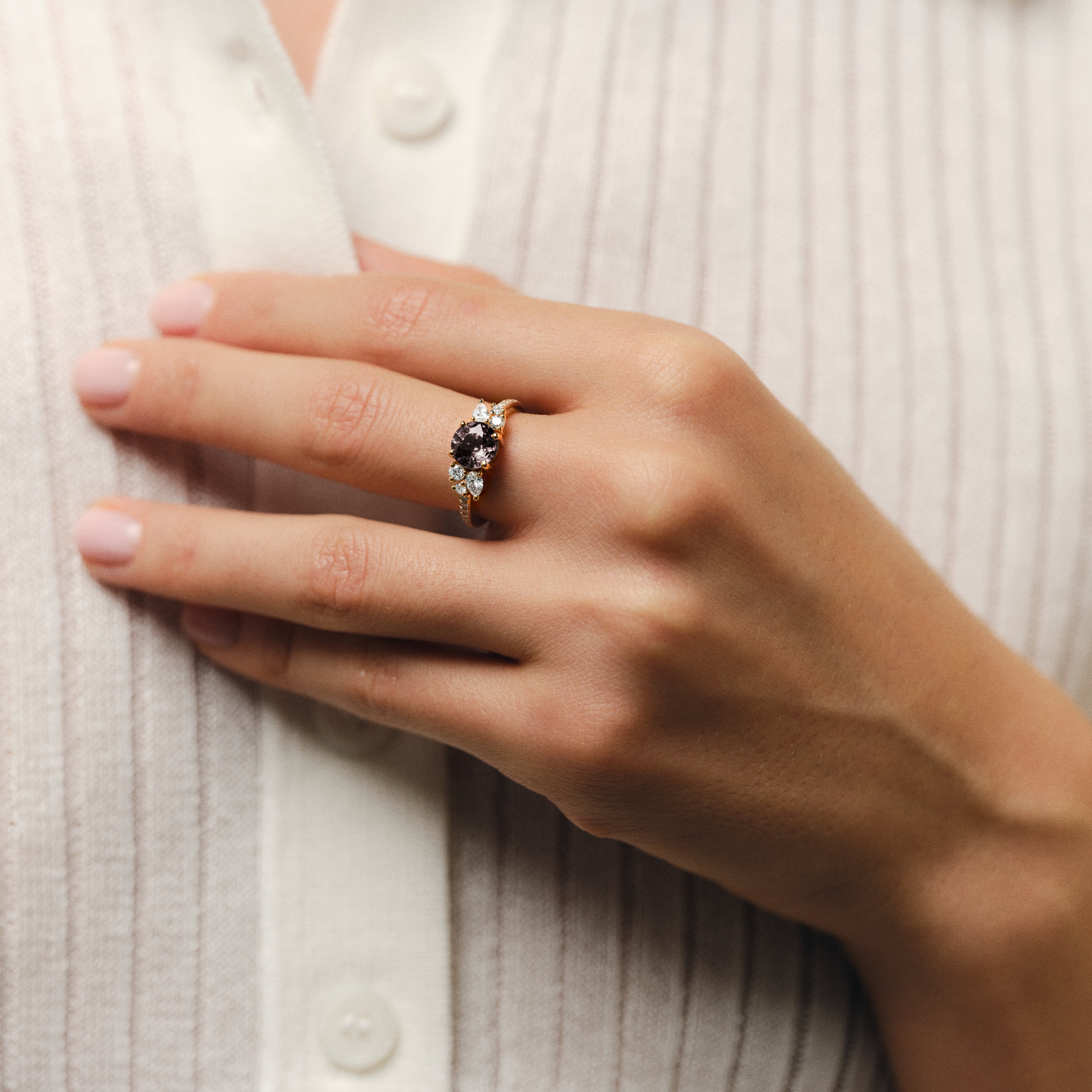 Bague Grenade spinelle gris et diamants GM - Or rose