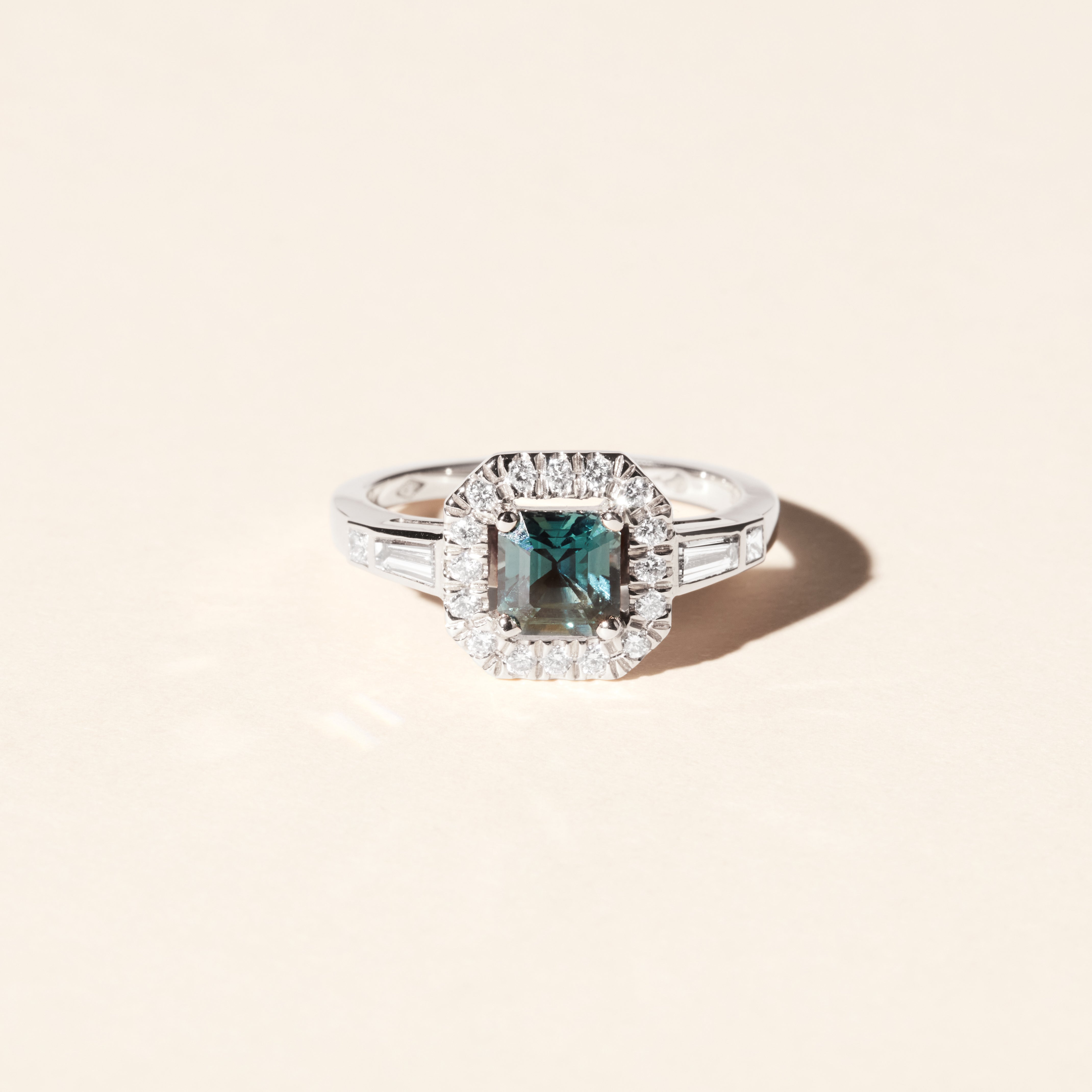 Bague Vegas saphir vert - Or blanc