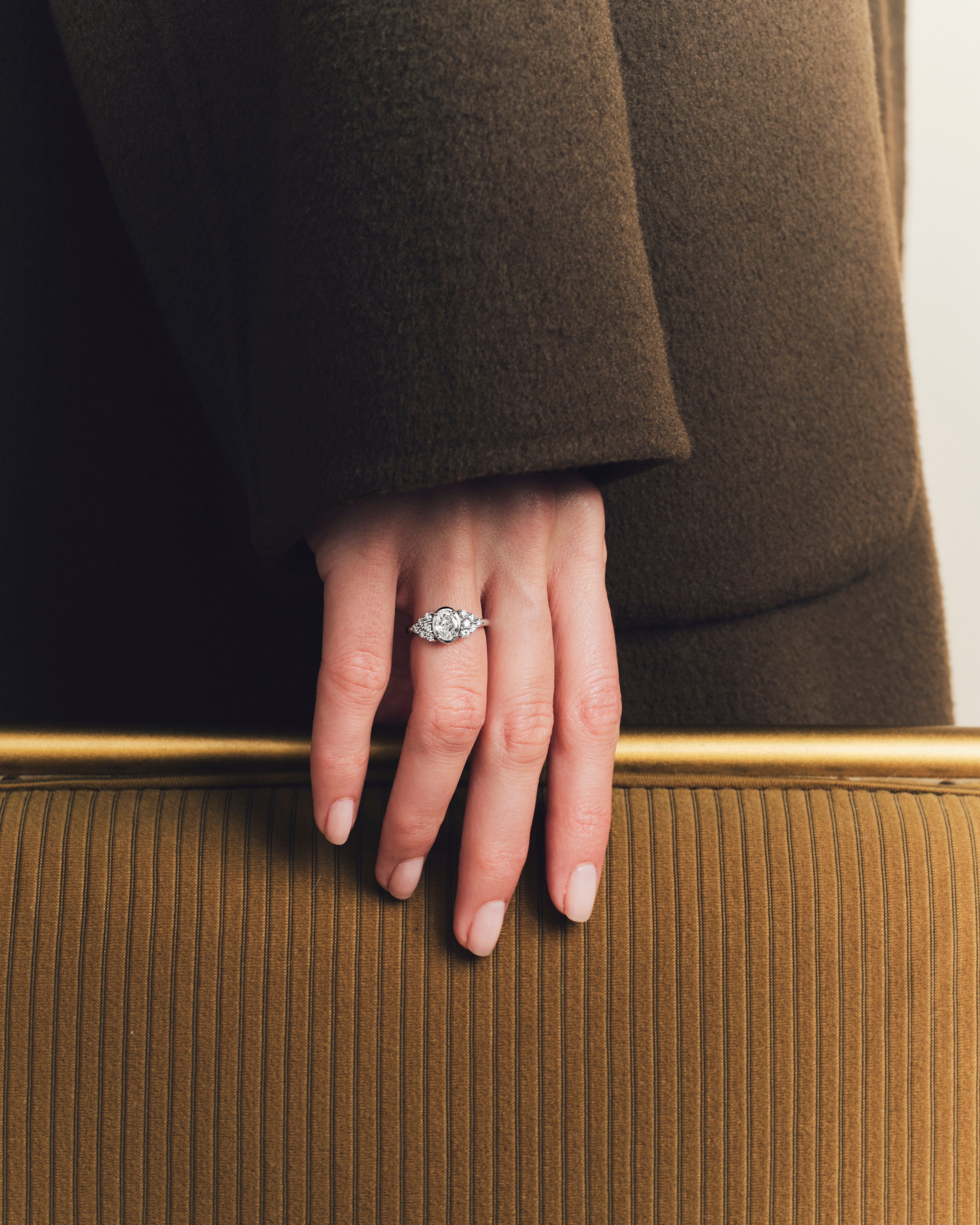 Amazon ring with small diamonds, 0.70 carat - White gold