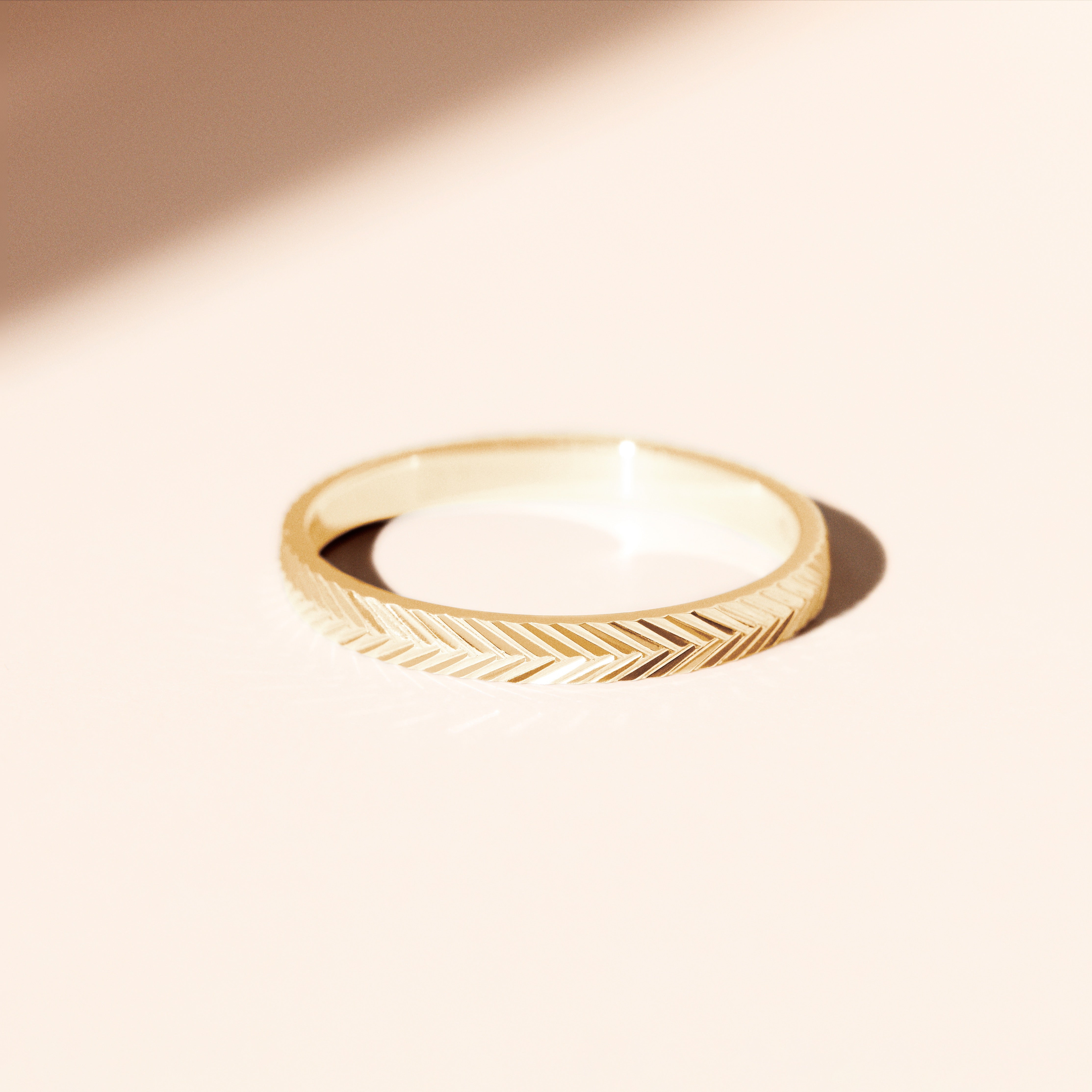 Bruyère 2.60mm wedding band - Yellow gold