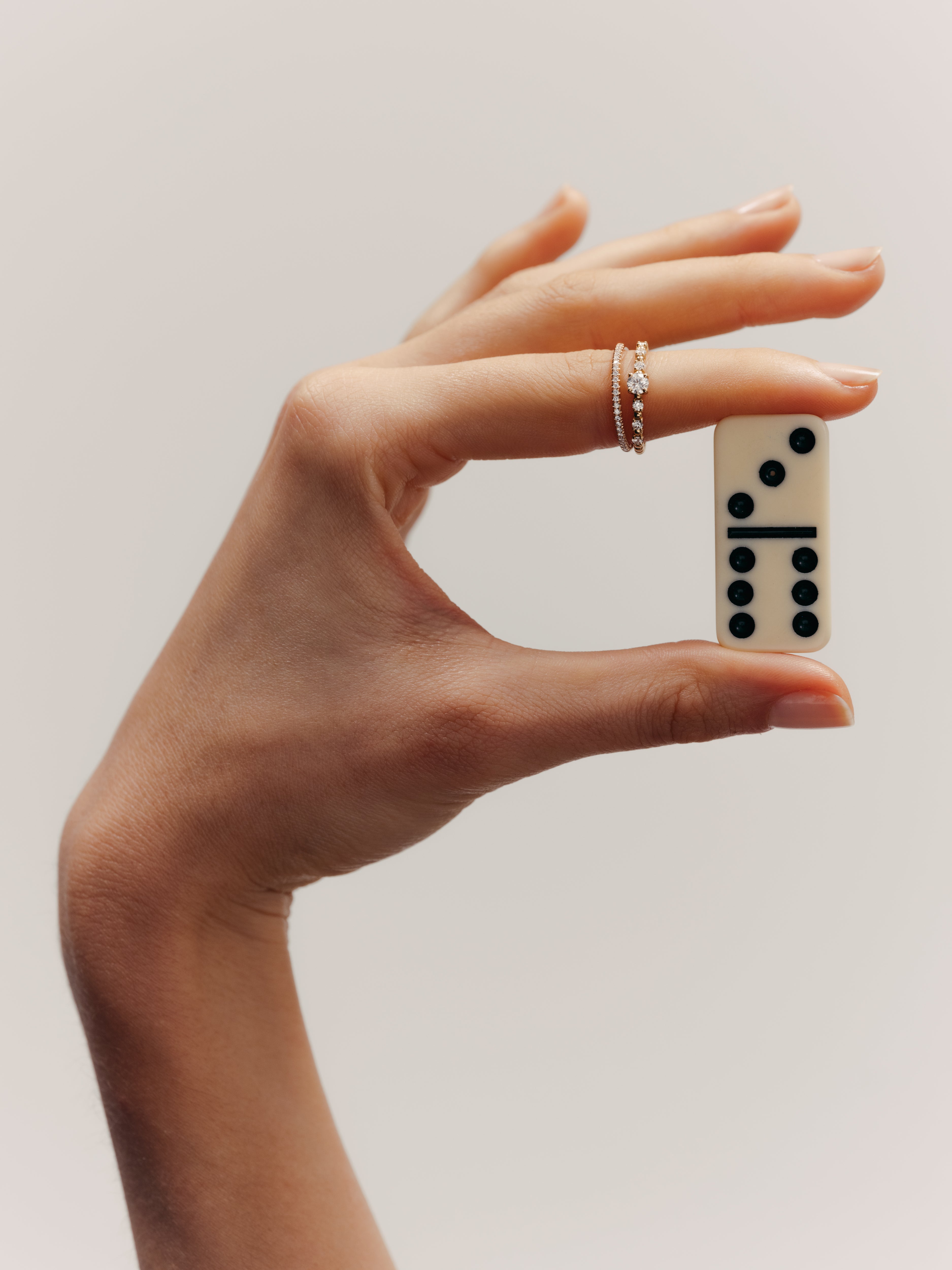 Alma Solitaire ring with 0.20 carat diamonds - Yellow gold