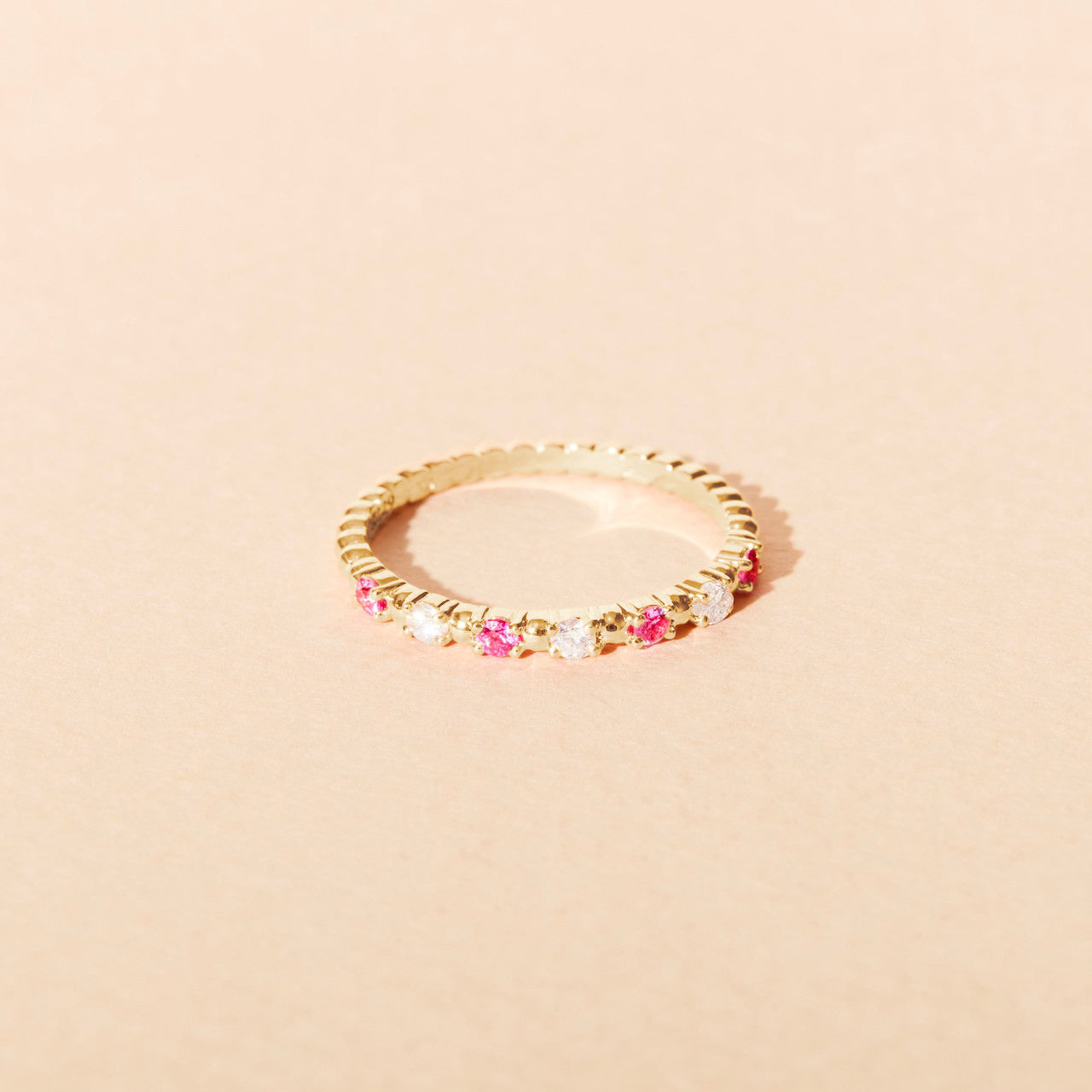 Alma Baby ring with pink sapphire and diamonds - Yellow gold