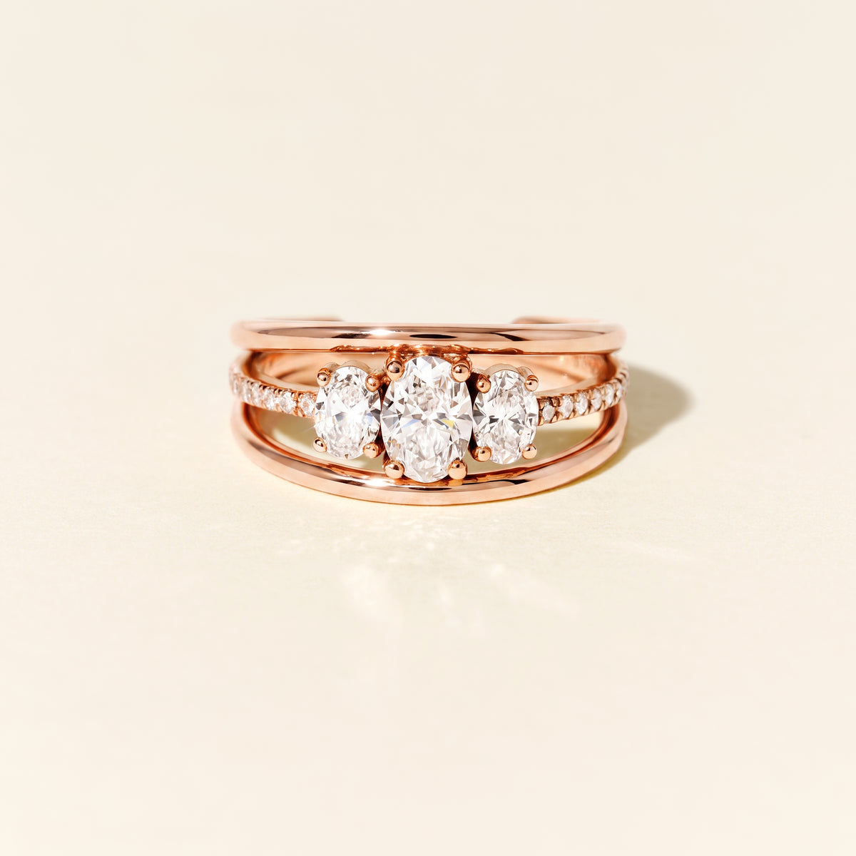 Bague Alma Trio diamants ovales 0.70 carat - Or rose