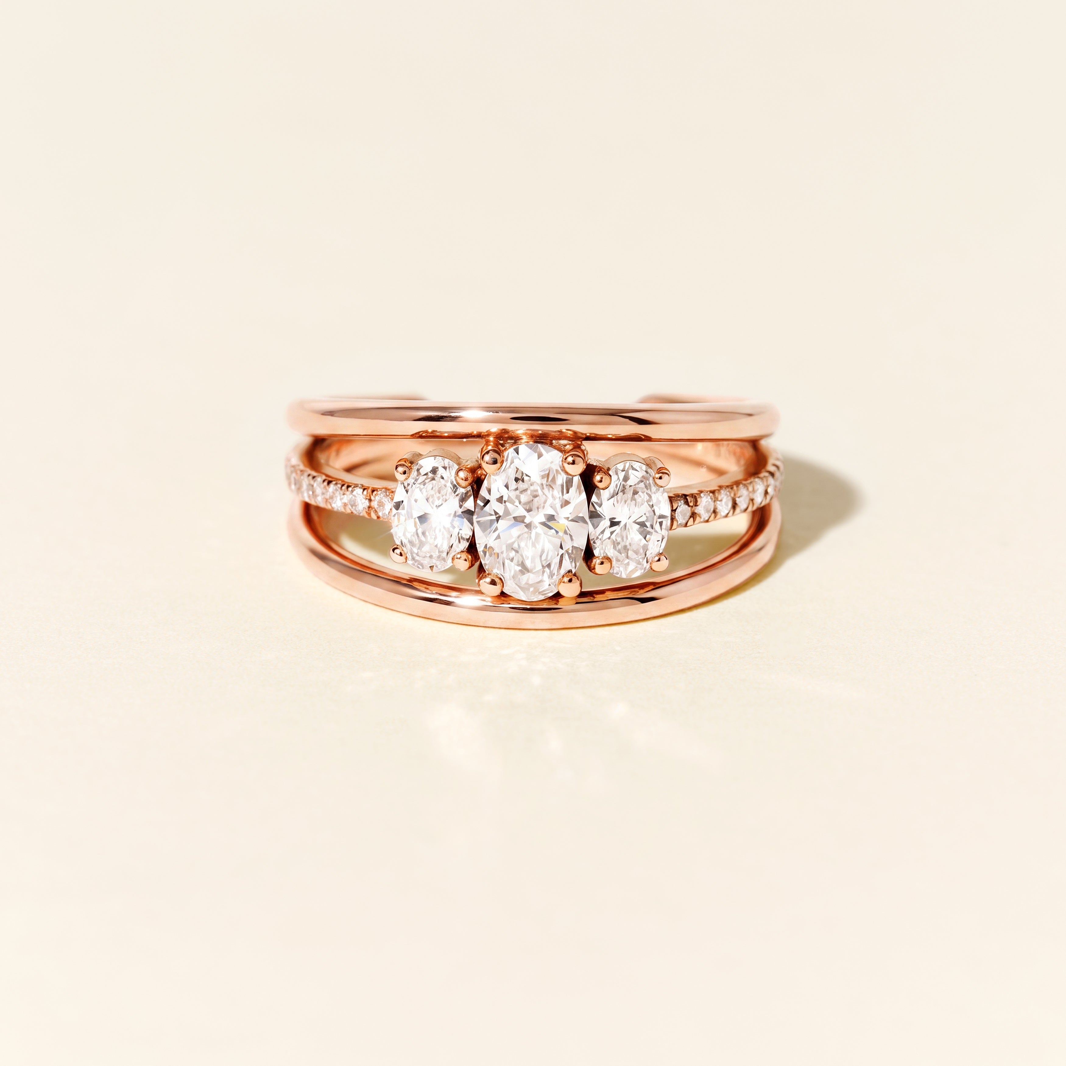 Bague Alma Trio diamants ovales 0.60 carat - Or rose