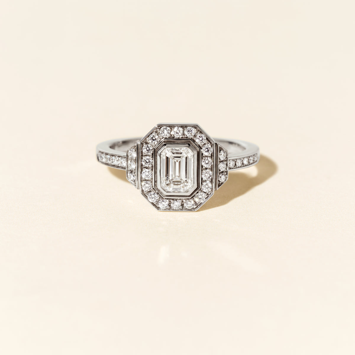 Art Deco Signature Ring with 0.40 carat diamonds - White Gold