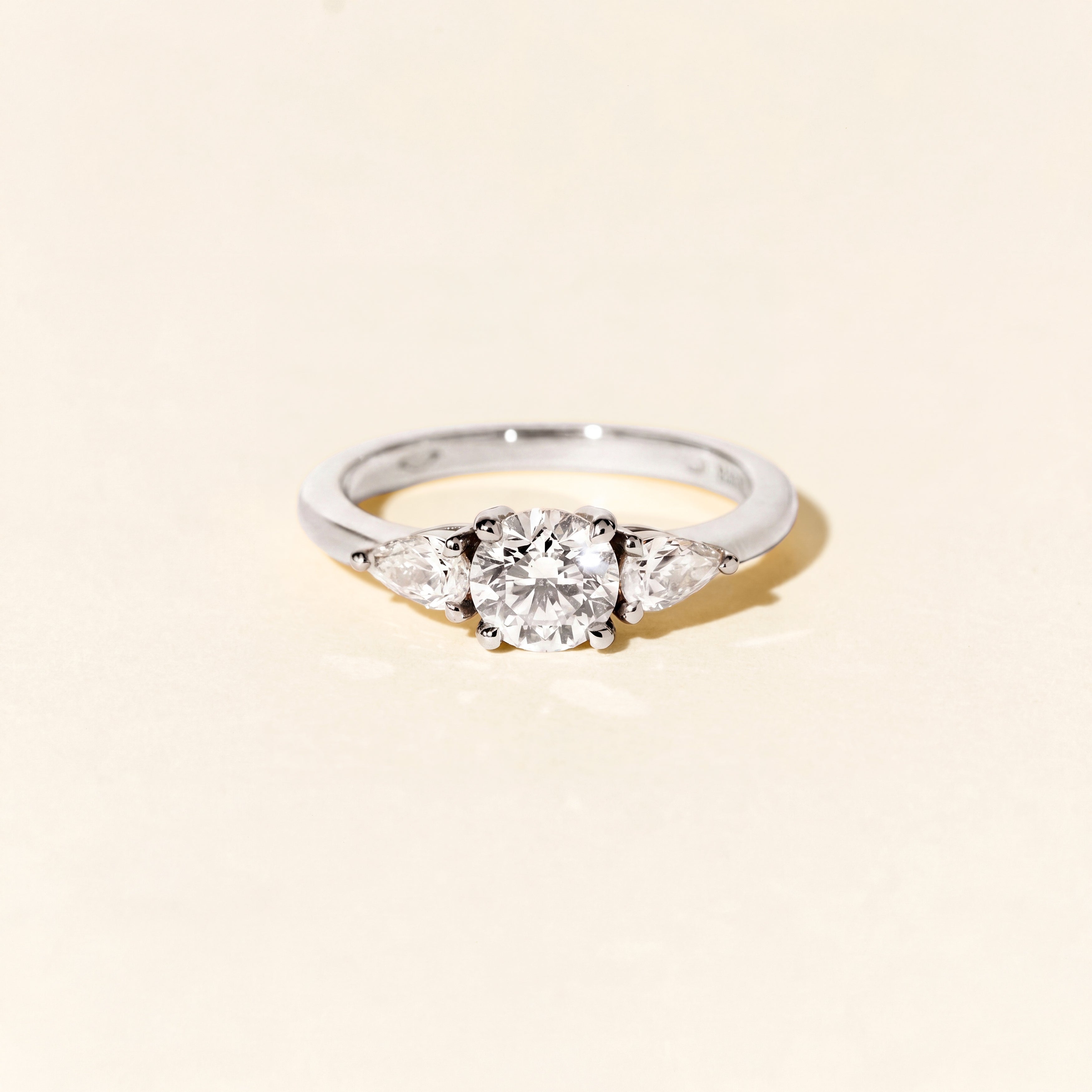 Bague Bahia diamants poire 0.80 carat - Or blanc