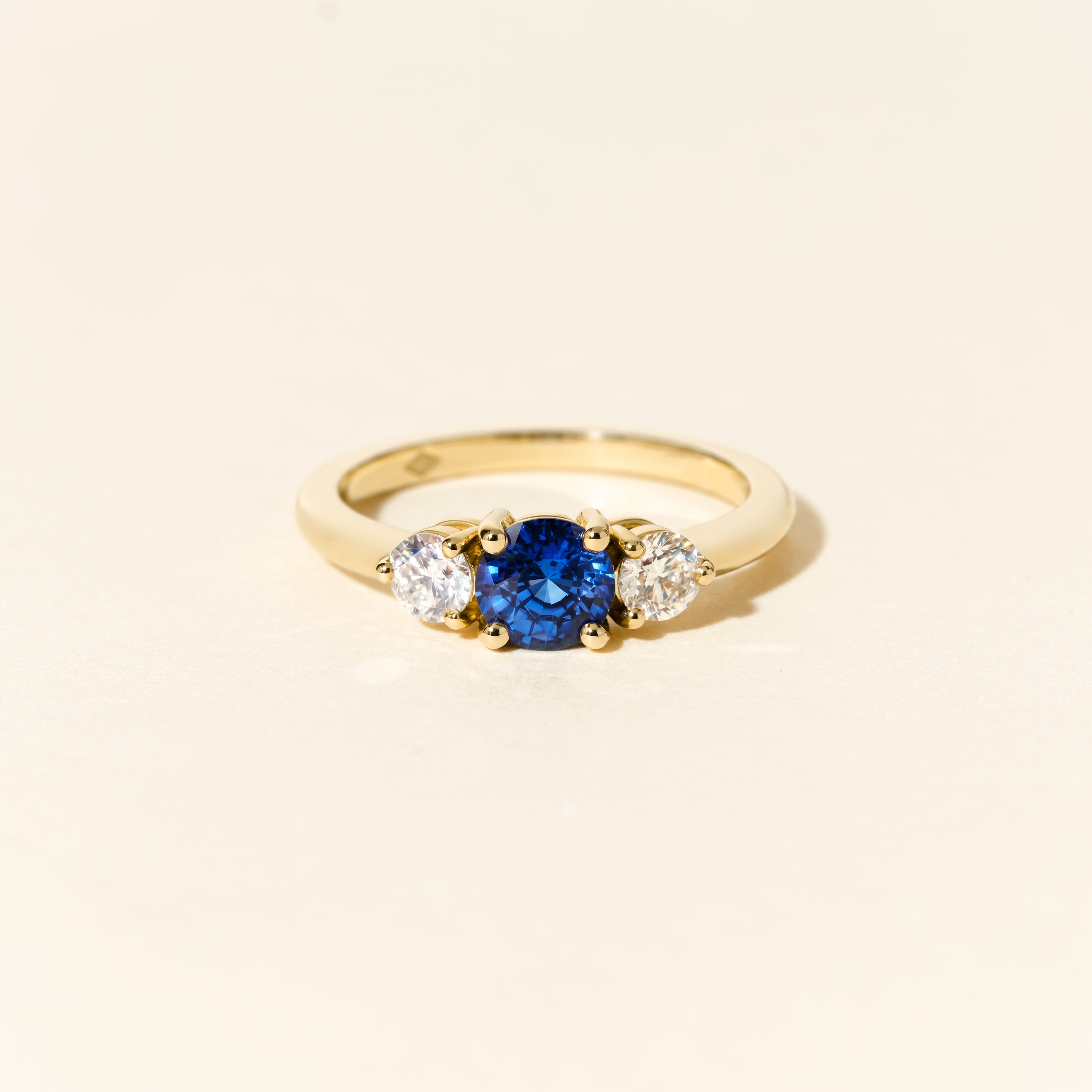 Bague Bahia saphir bleu et diamants - Or jaune