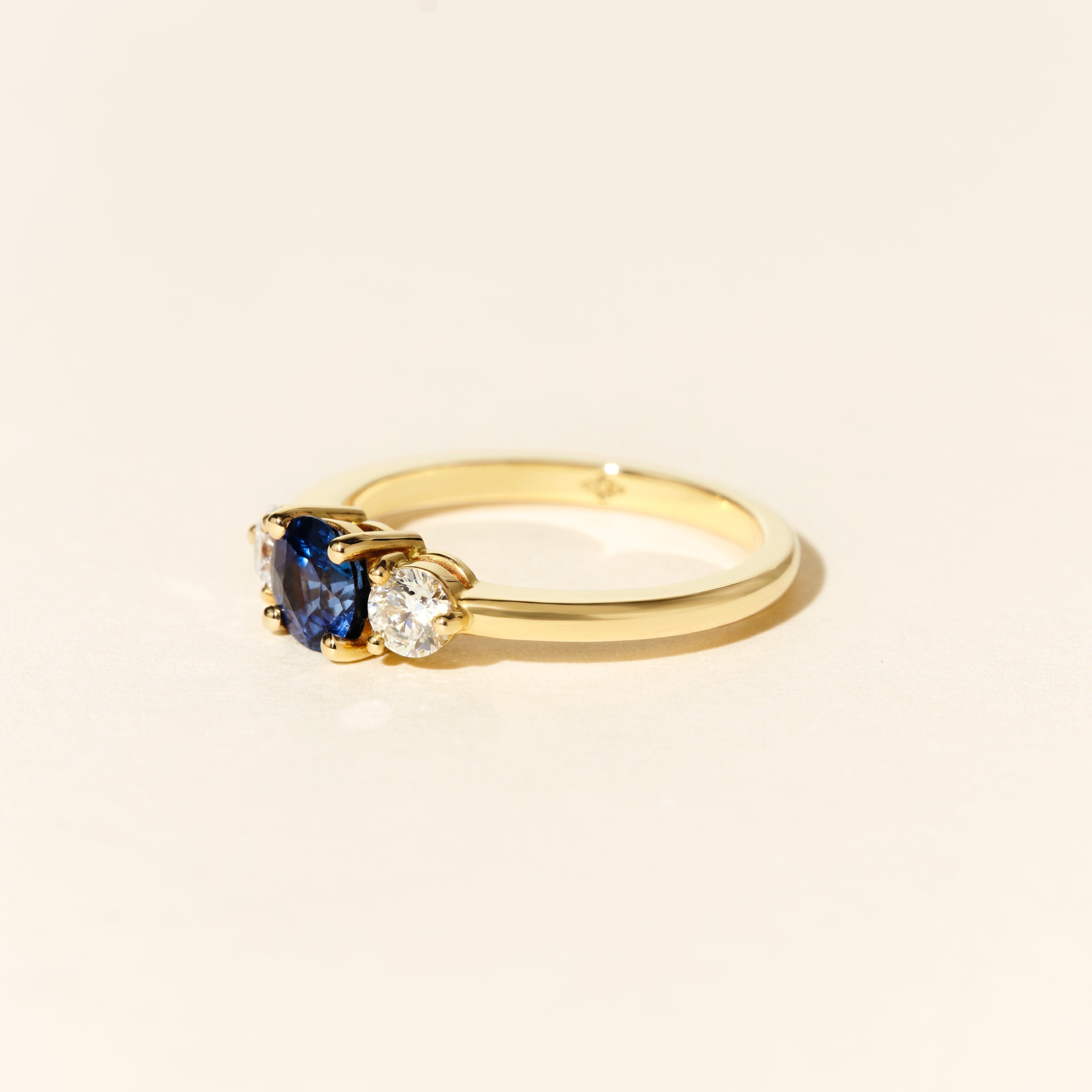 Bague Bahia saphir bleu et diamants - Or jaune