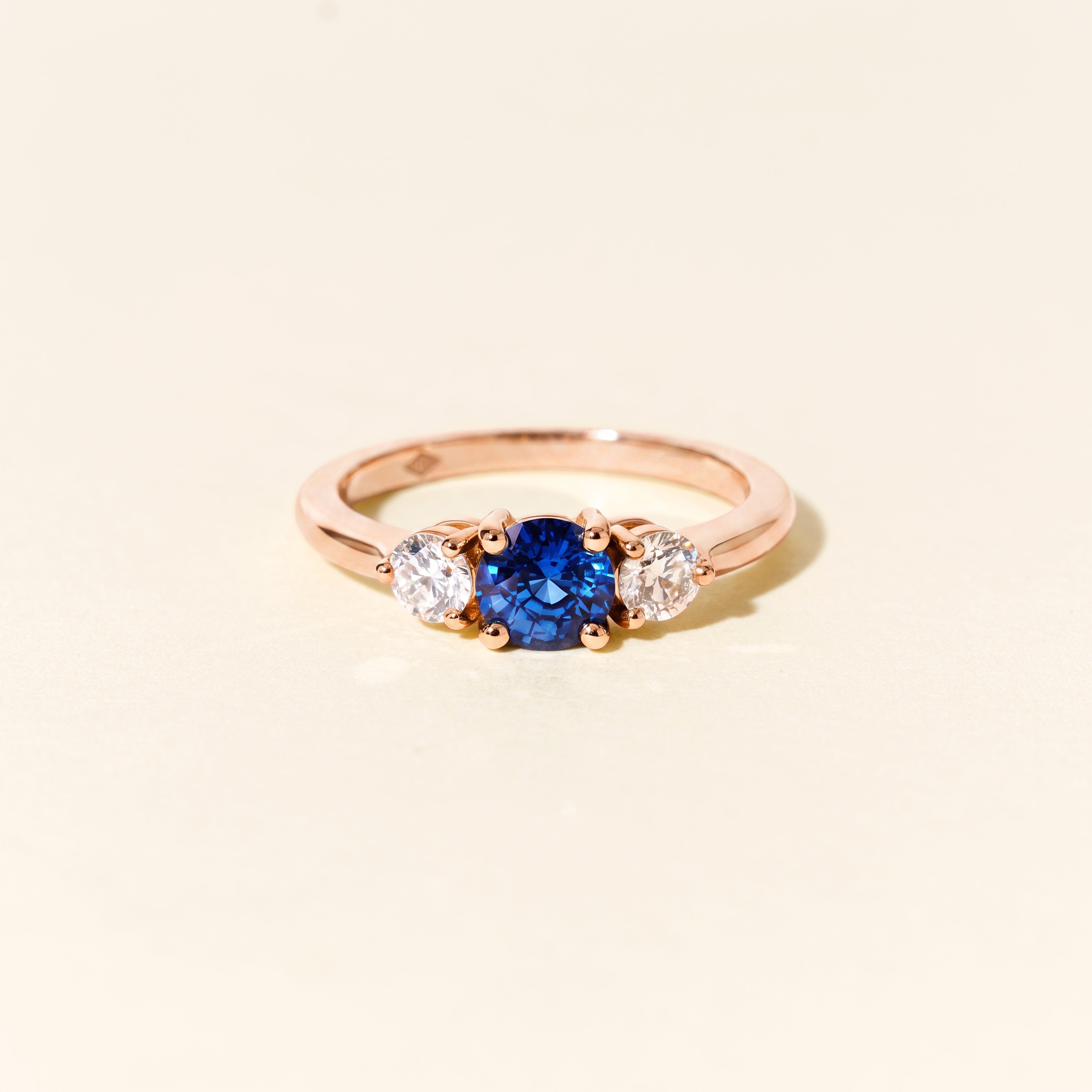 Bague Bahia saphir bleu et diamants - Or rose