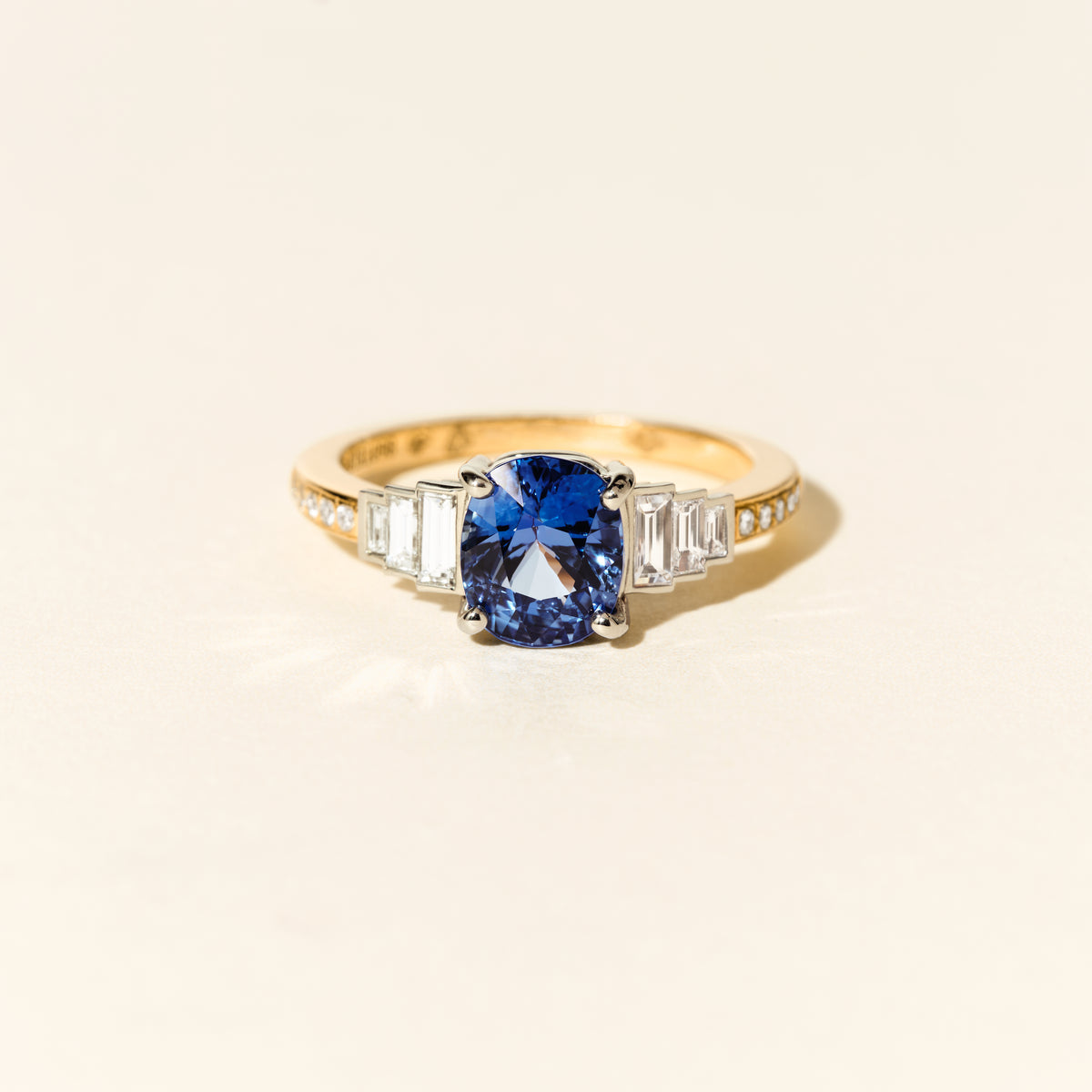 Bague Gatsby Triple diamants baguette et saphir - Or jaune