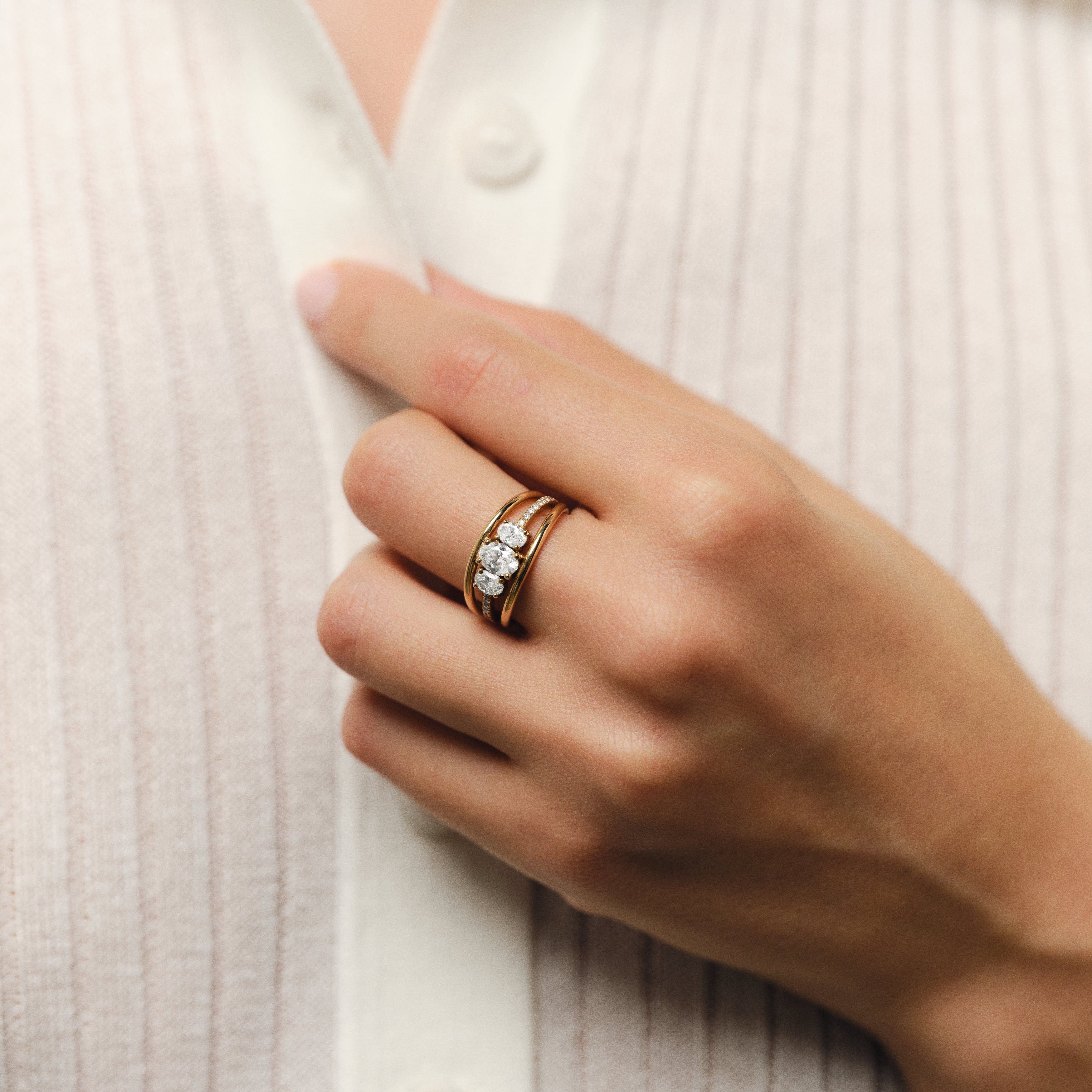 Alma Trio ring with oval diamonds, 0.50 carat - Rose gold