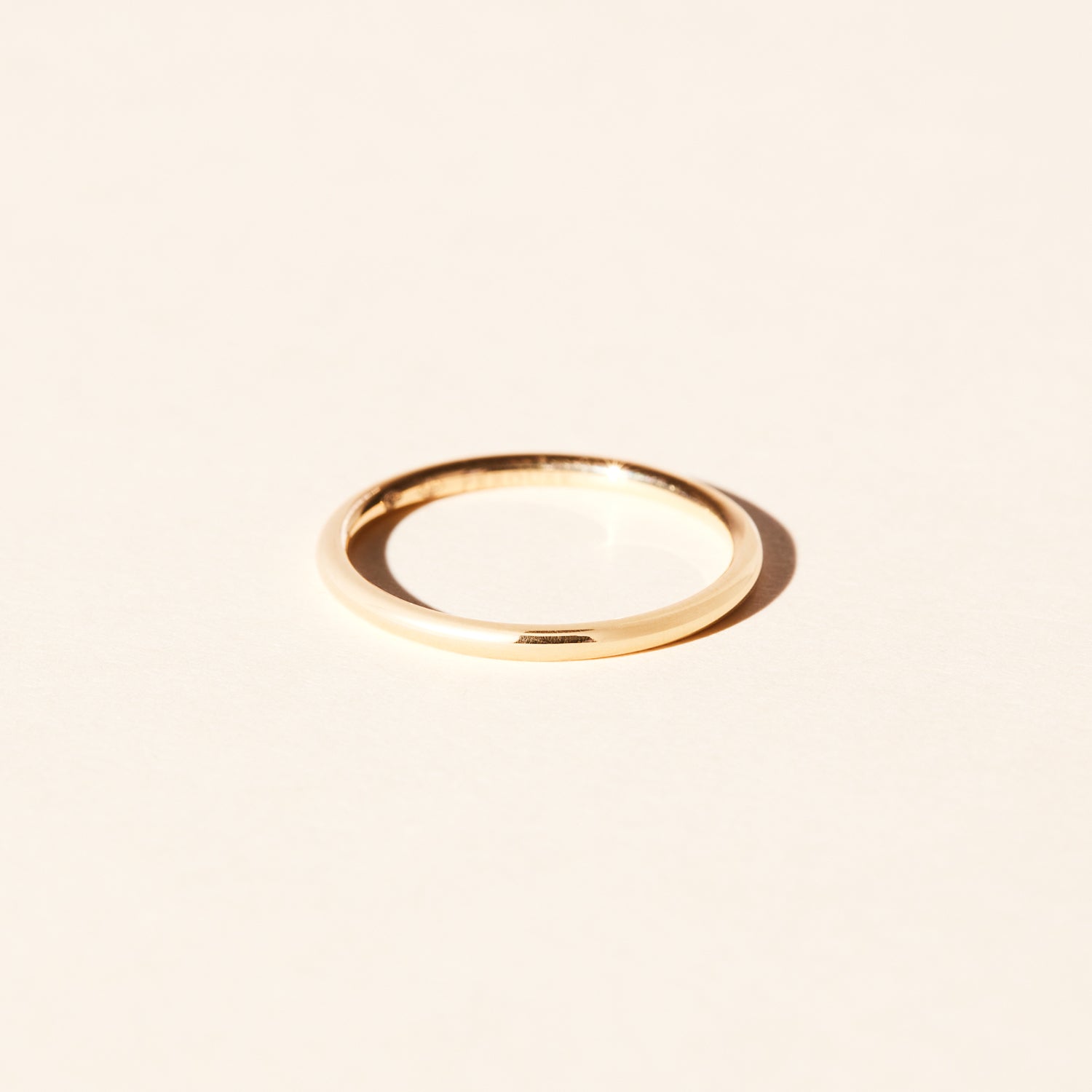 La Parisienne 1.50mm wedding band - Yellow gold