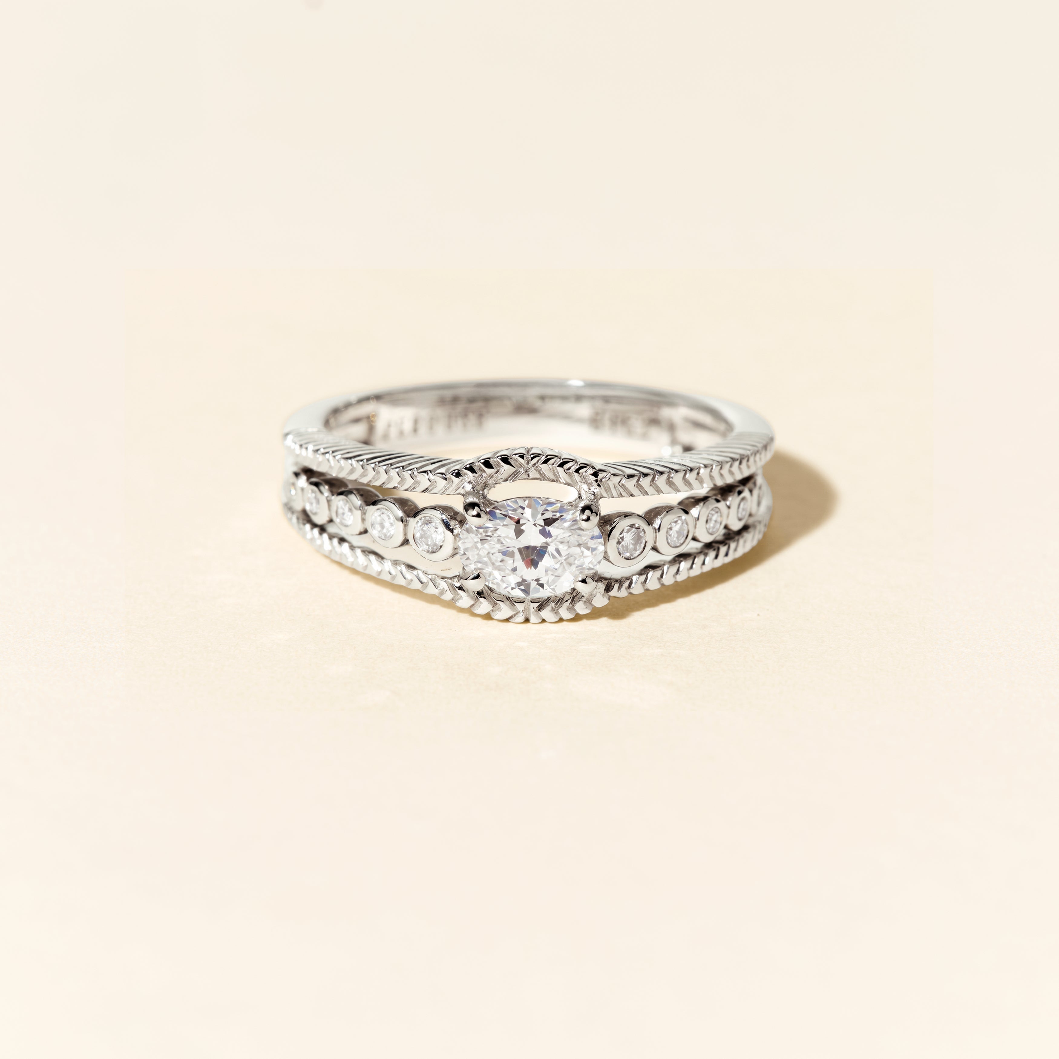 Bague Romane  - Or blanc