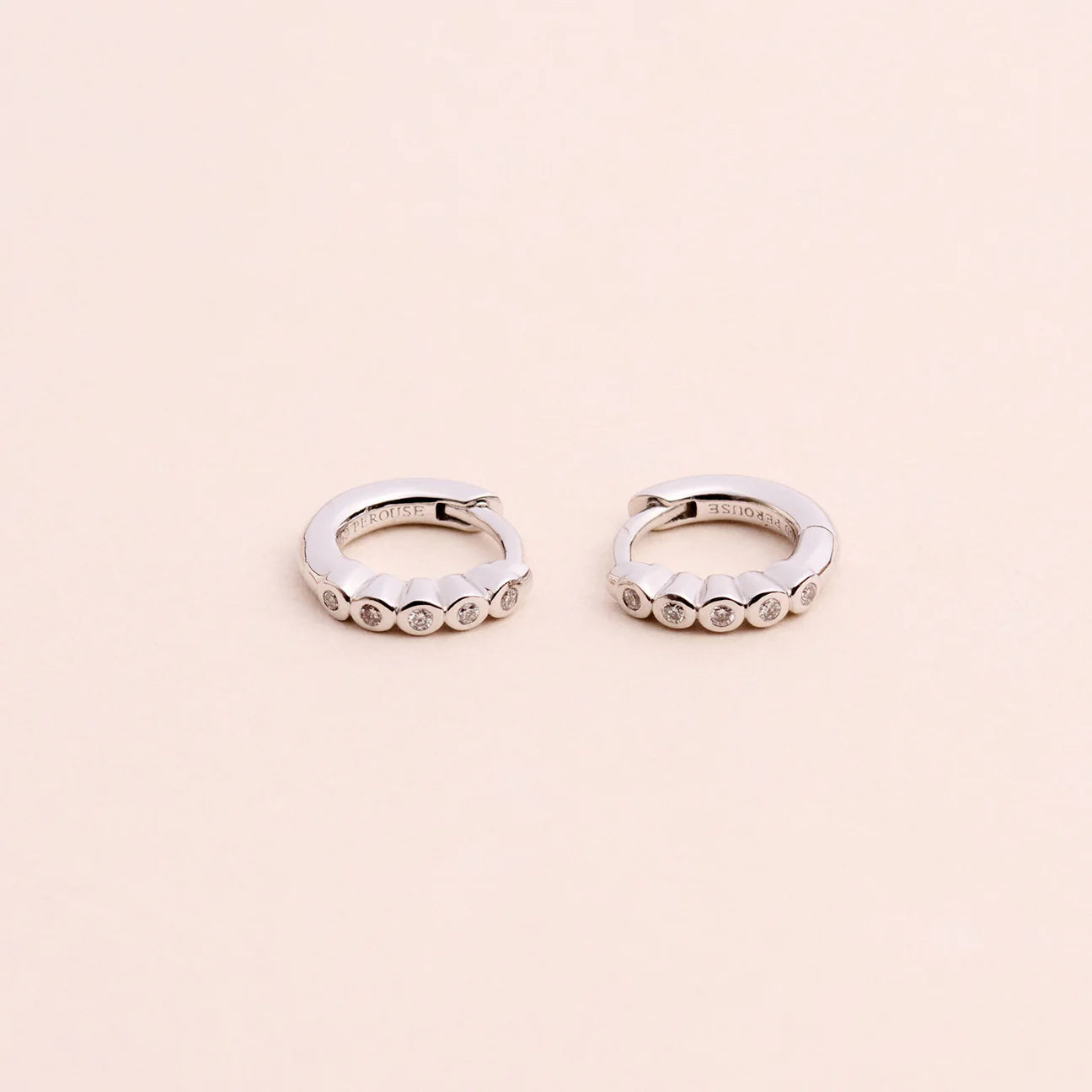 Boucles d'oreilles - Lys du Gange - Baby créoles - Or blanc