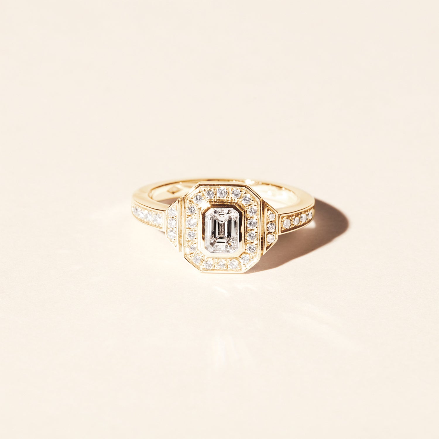 Bague Art déco Signature diamants 0.60 carat - Or jaune