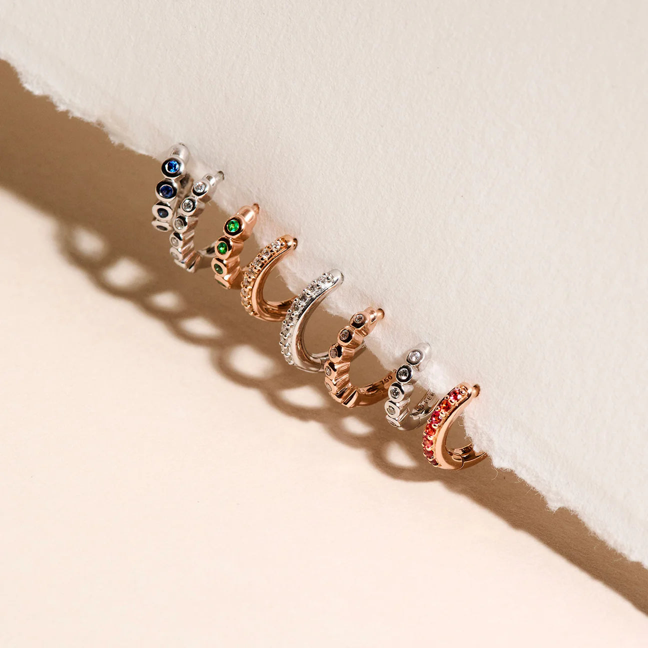 Boucles d'oreilles - Lys du Gange - Baby créoles - Or blanc