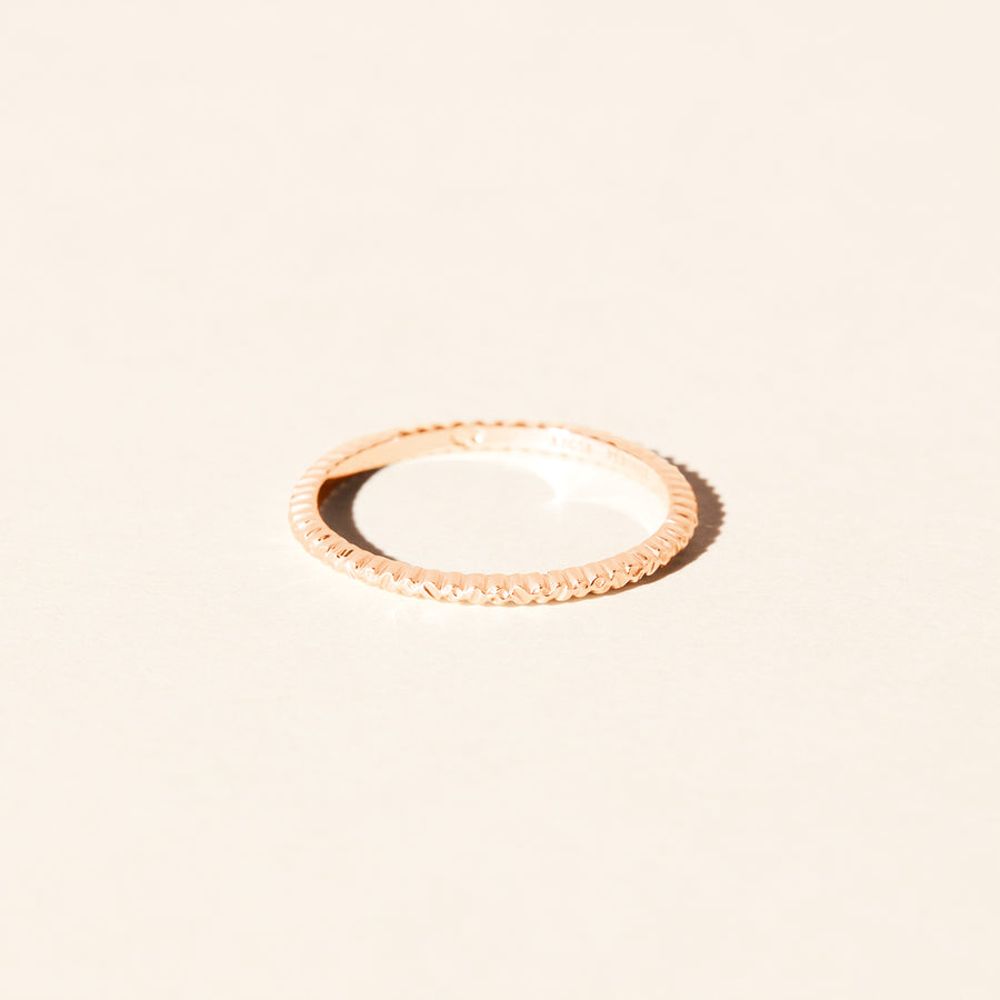 White wedding ring - 18 ct rose gold