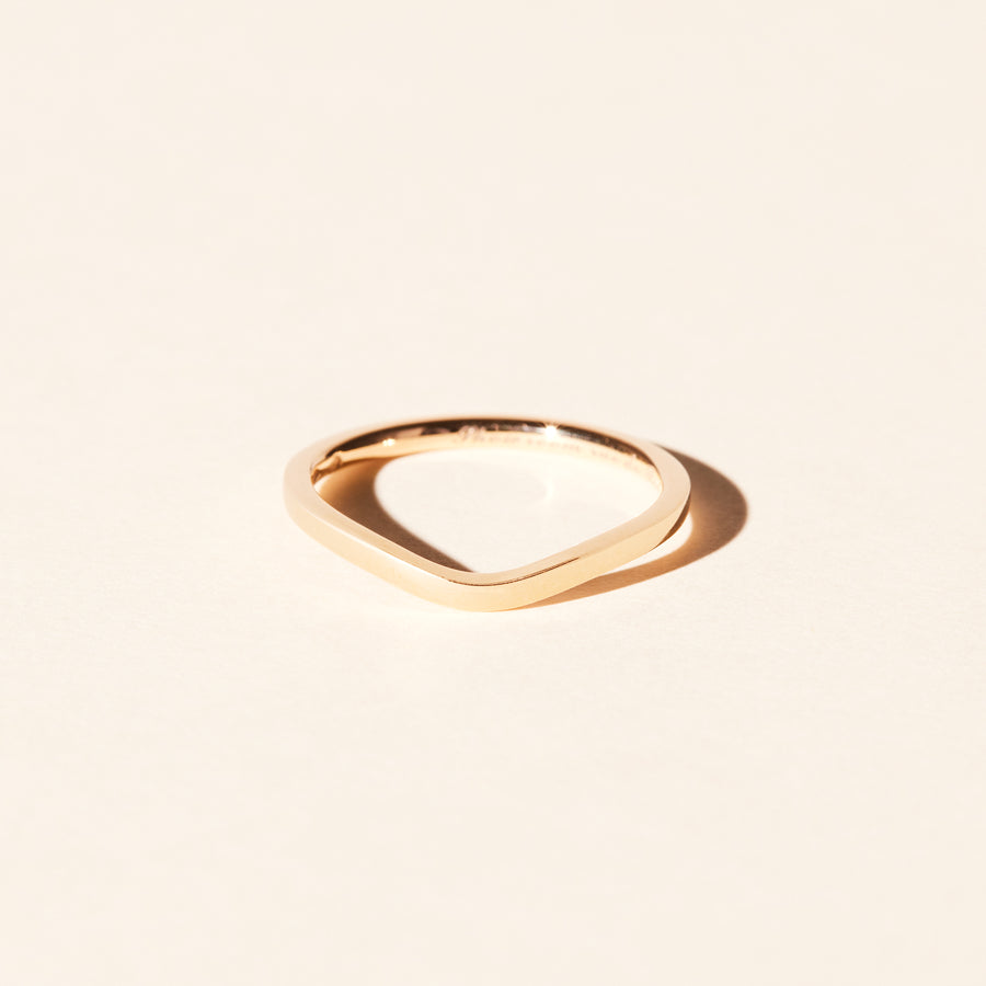 Curved Wedding Ring - 18k yellow gold